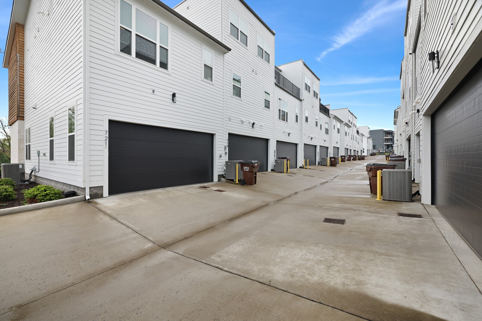 717 Vernon Ave