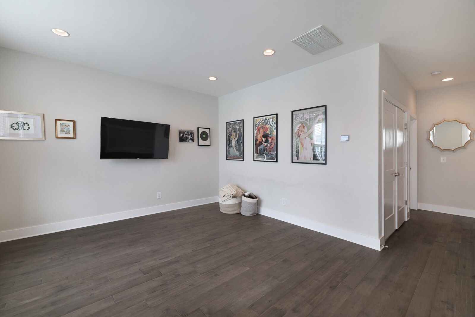 717 Vernon Ave