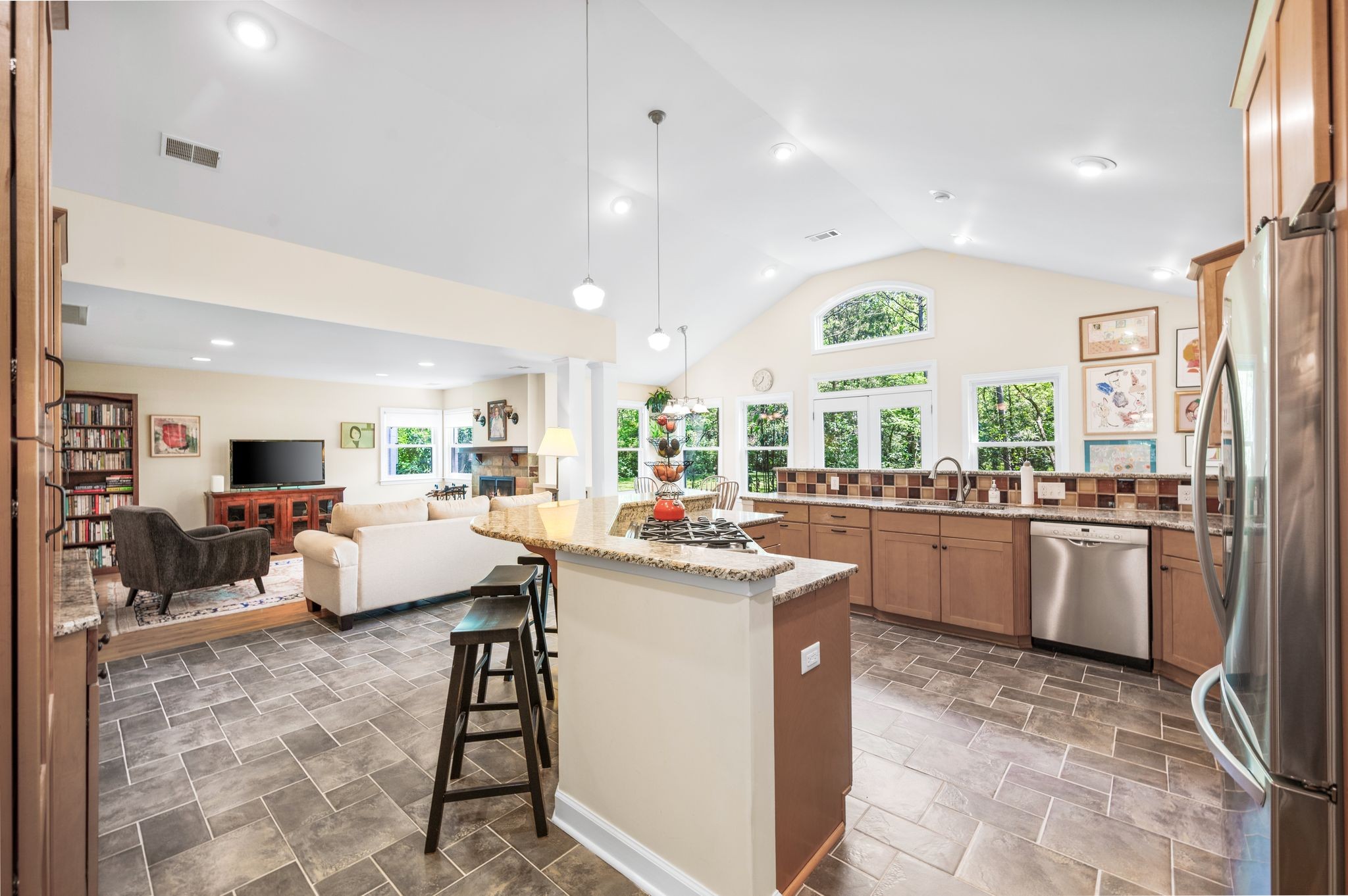 6212 Gardendale Dr