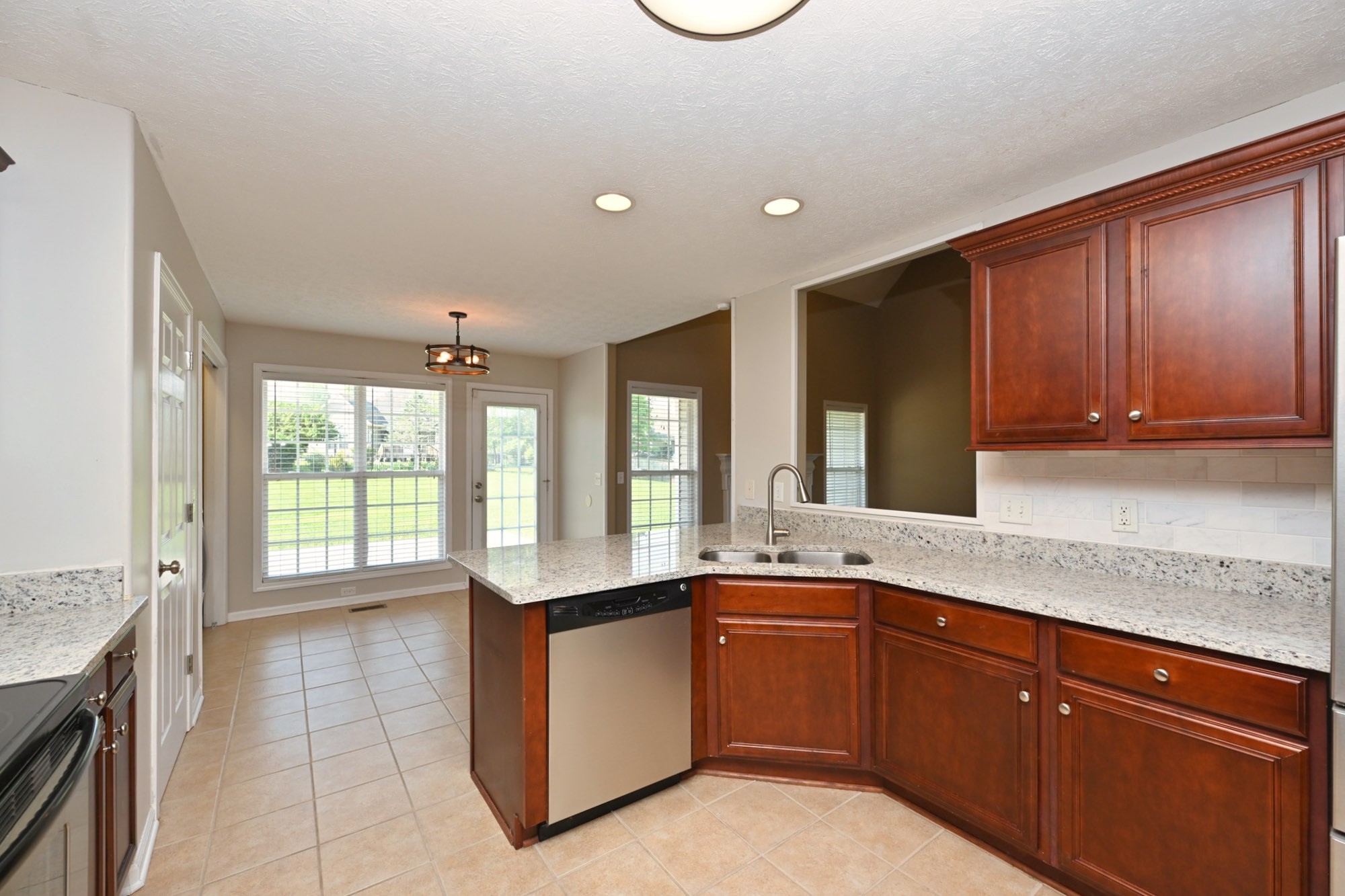218 Thoroughbred Way