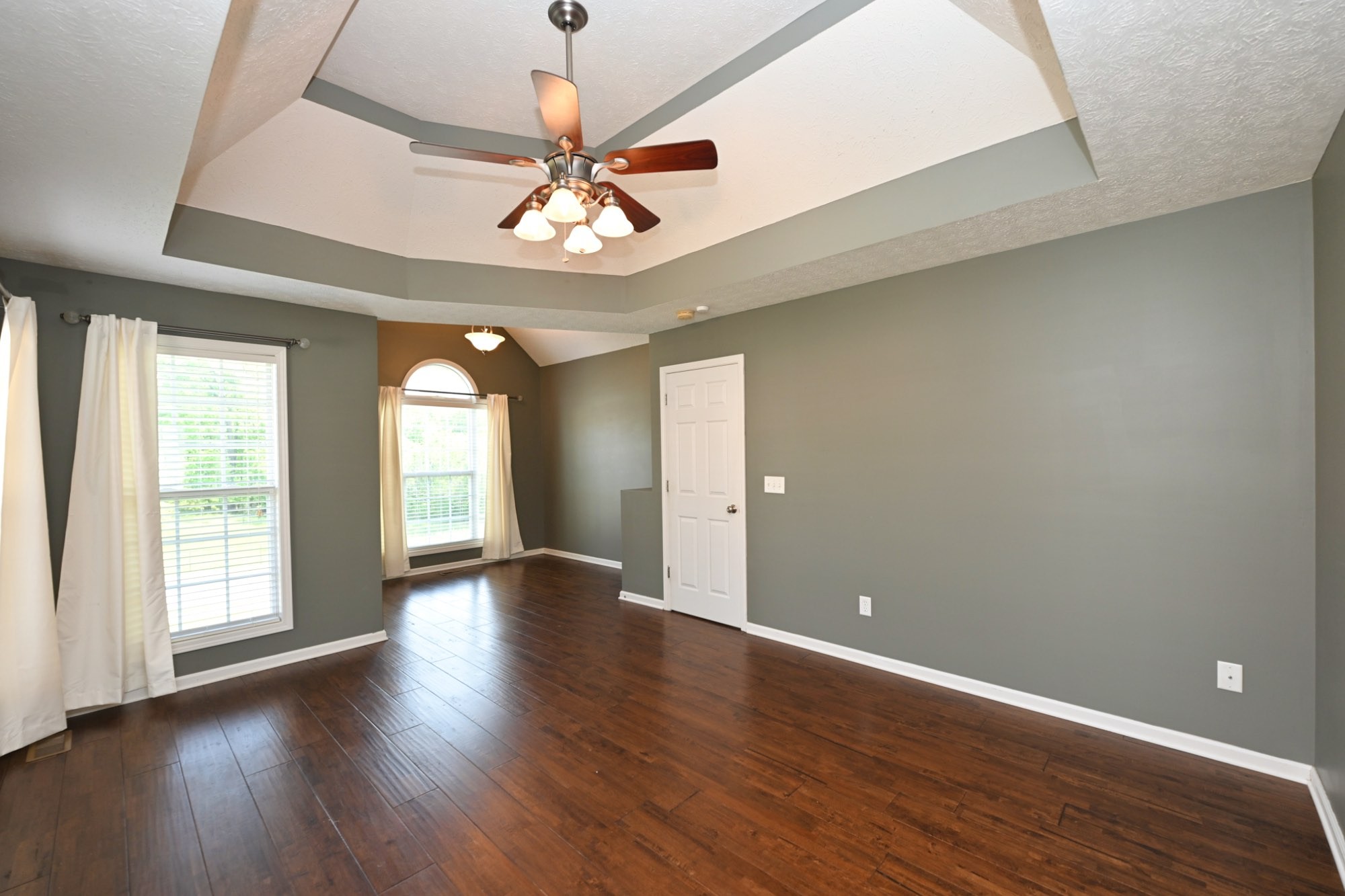 218 Thoroughbred Way