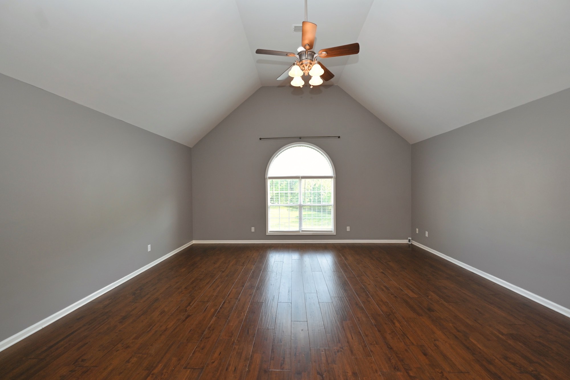 218 Thoroughbred Way