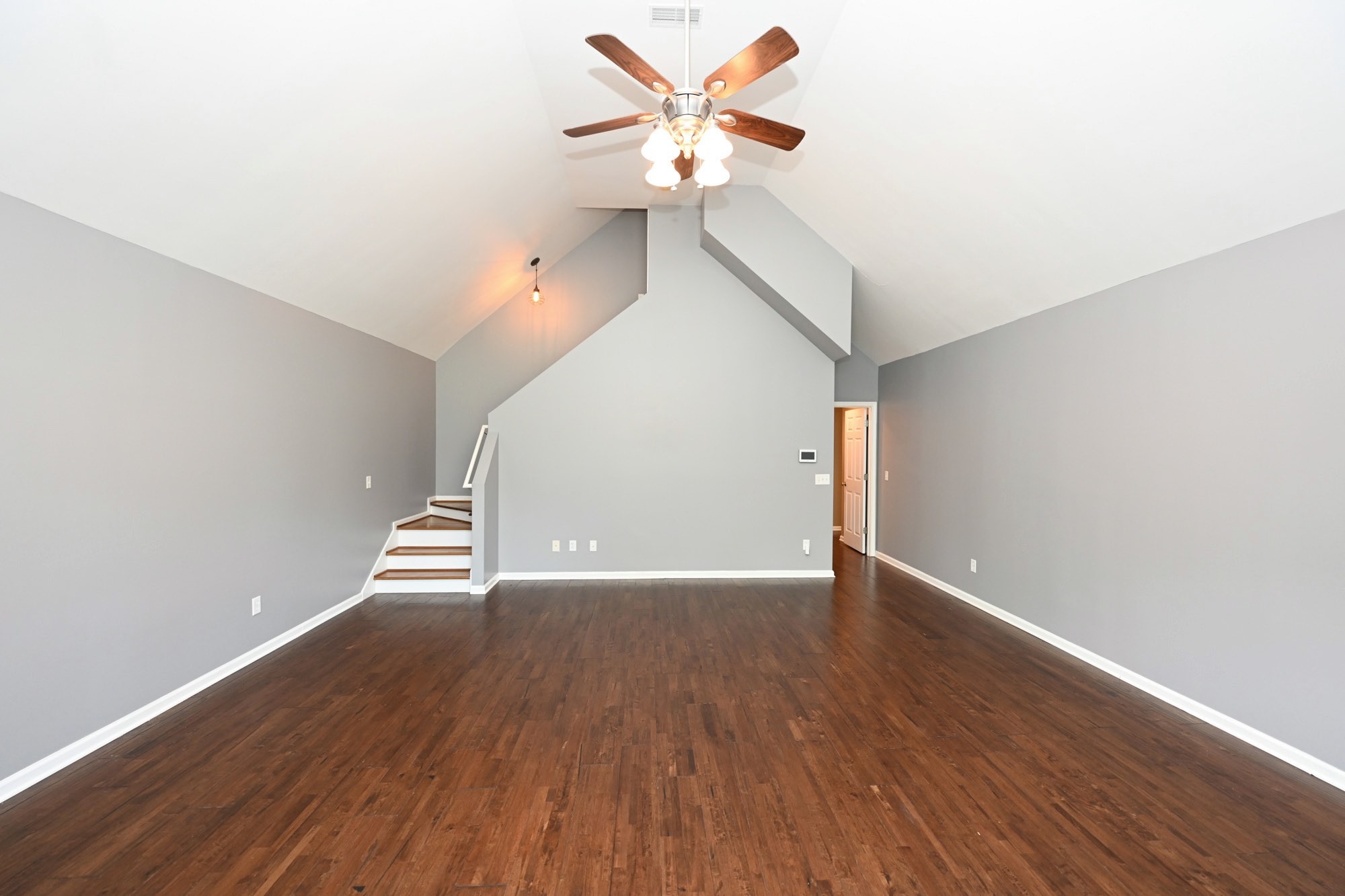 218 Thoroughbred Way