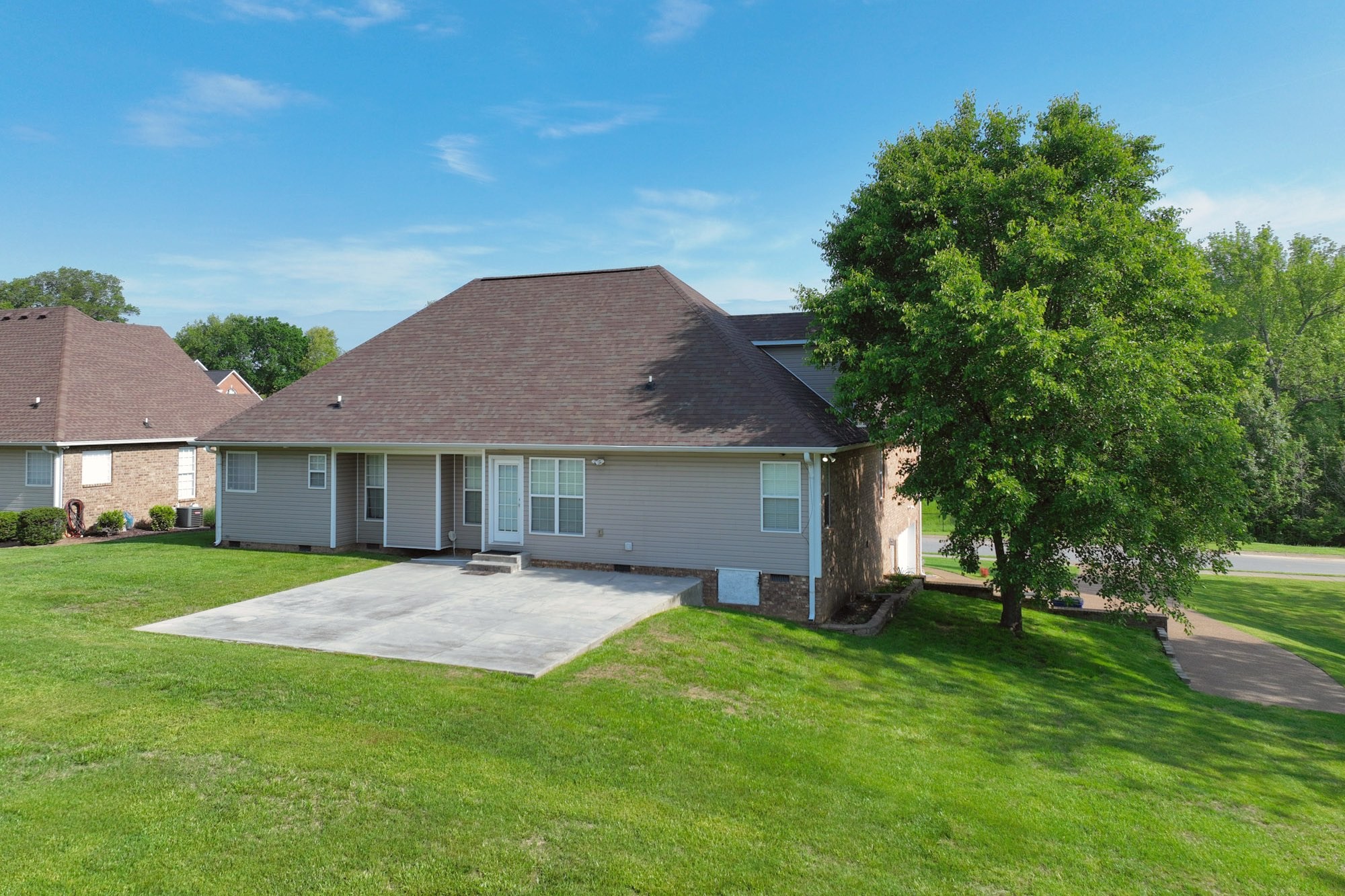 218 Thoroughbred Way