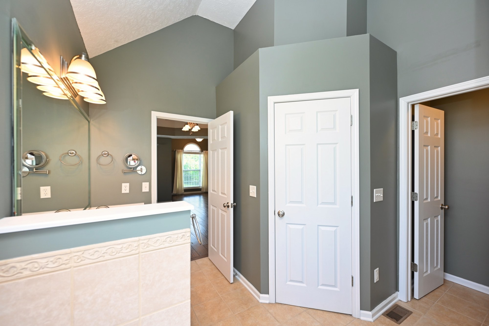 218 Thoroughbred Way