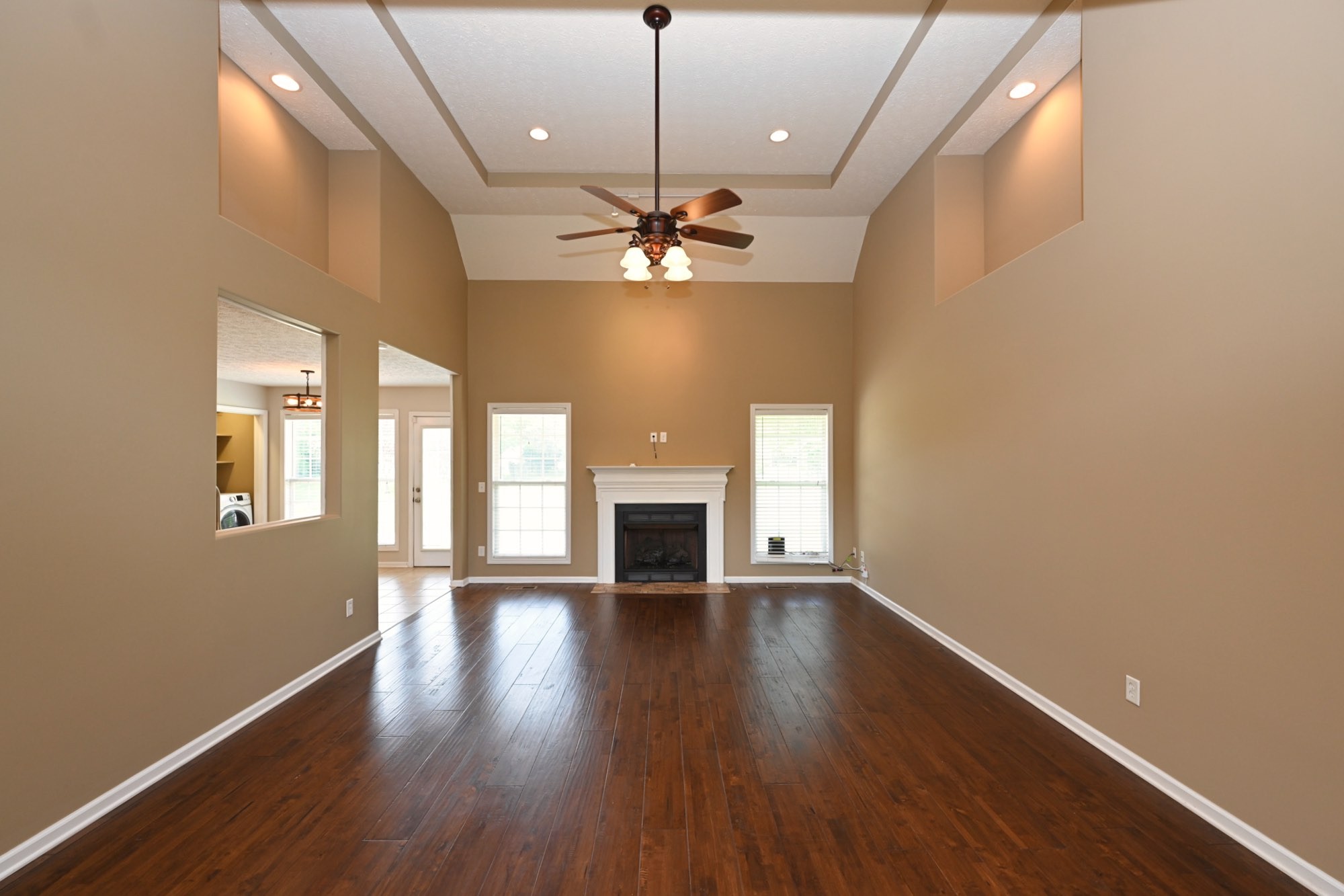 218 Thoroughbred Way