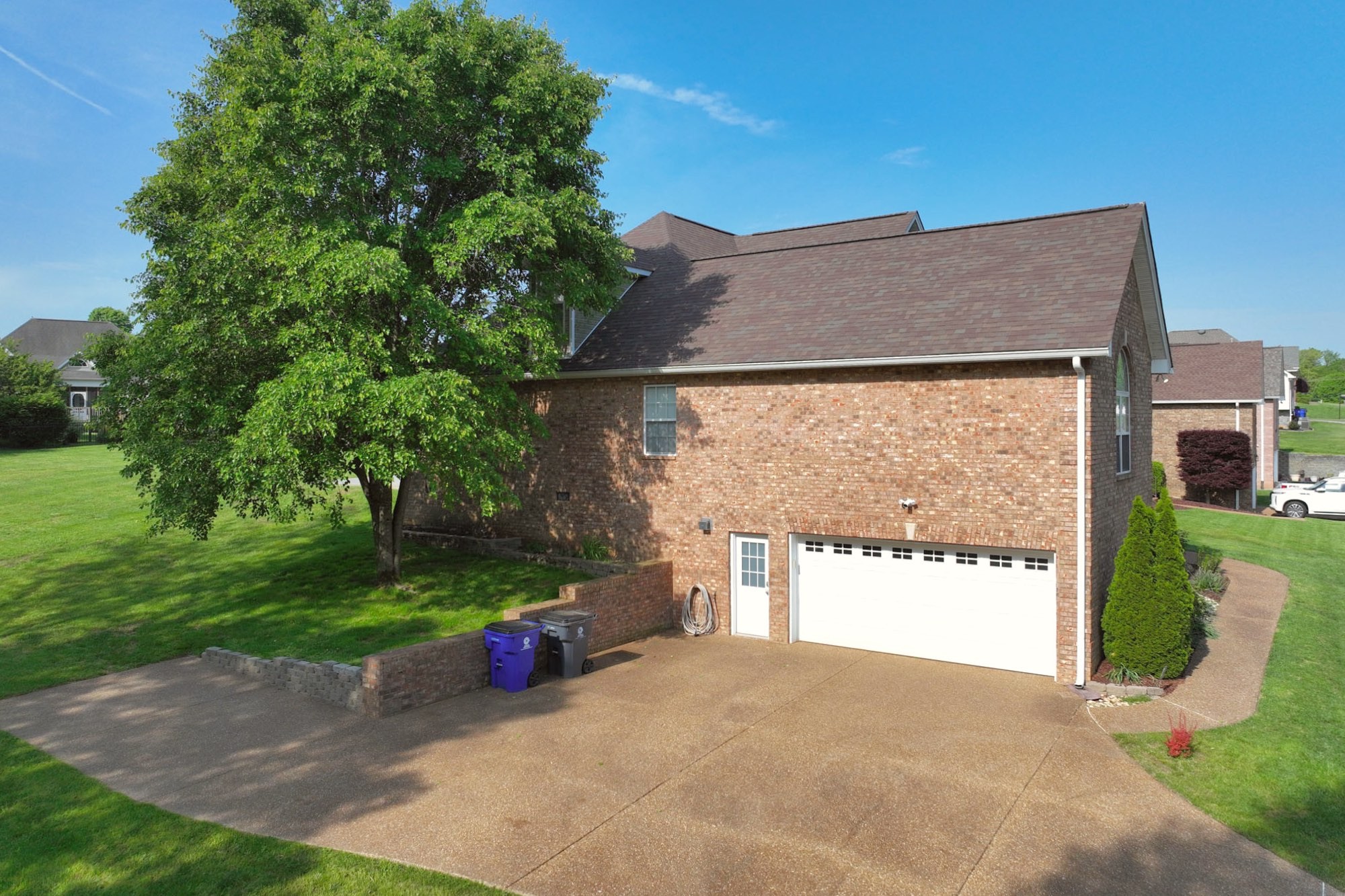 218 Thoroughbred Way
