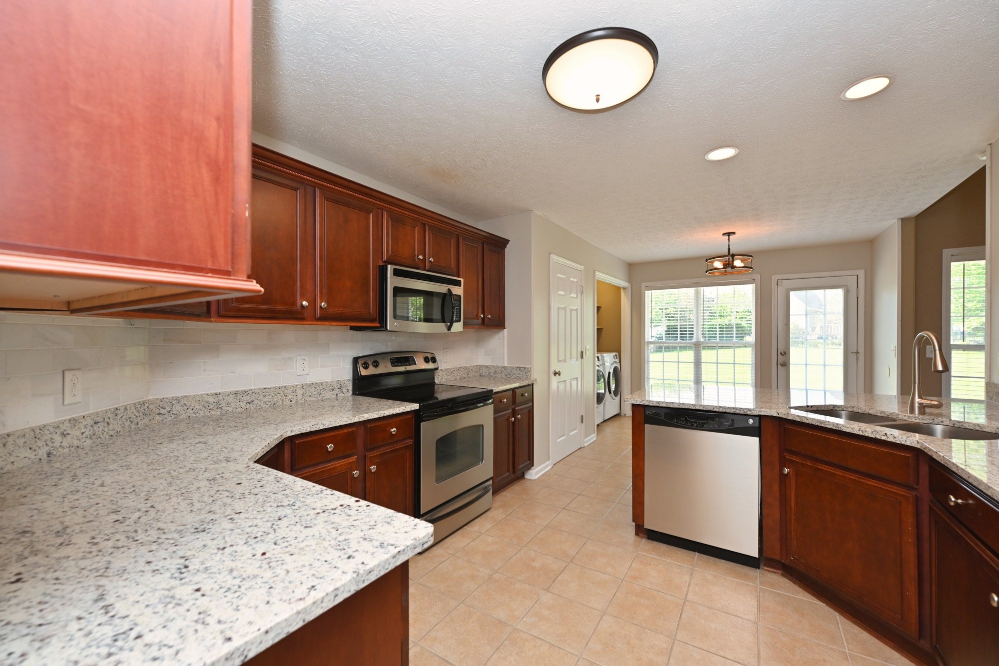 218 Thoroughbred Way