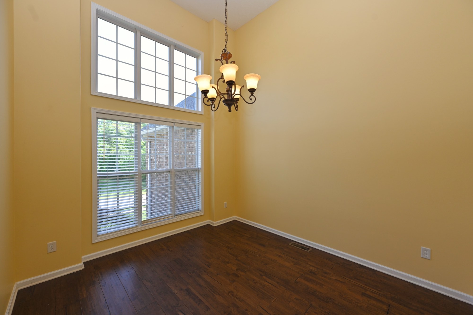 218 Thoroughbred Way