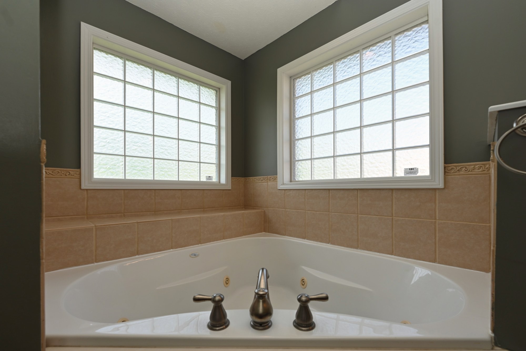 218 Thoroughbred Way