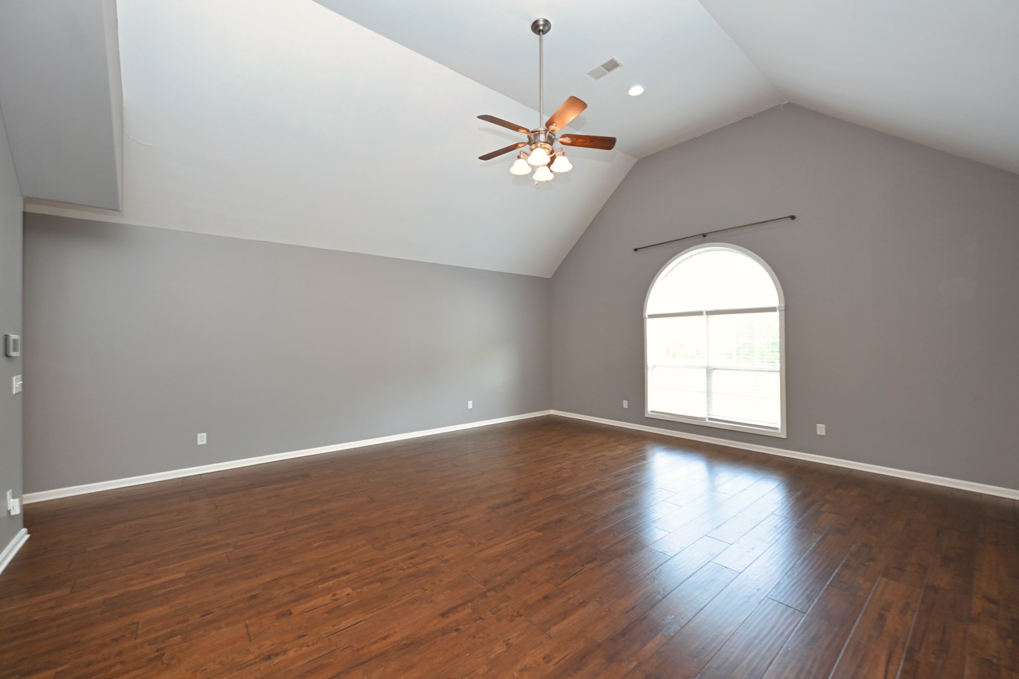 218 Thoroughbred Way