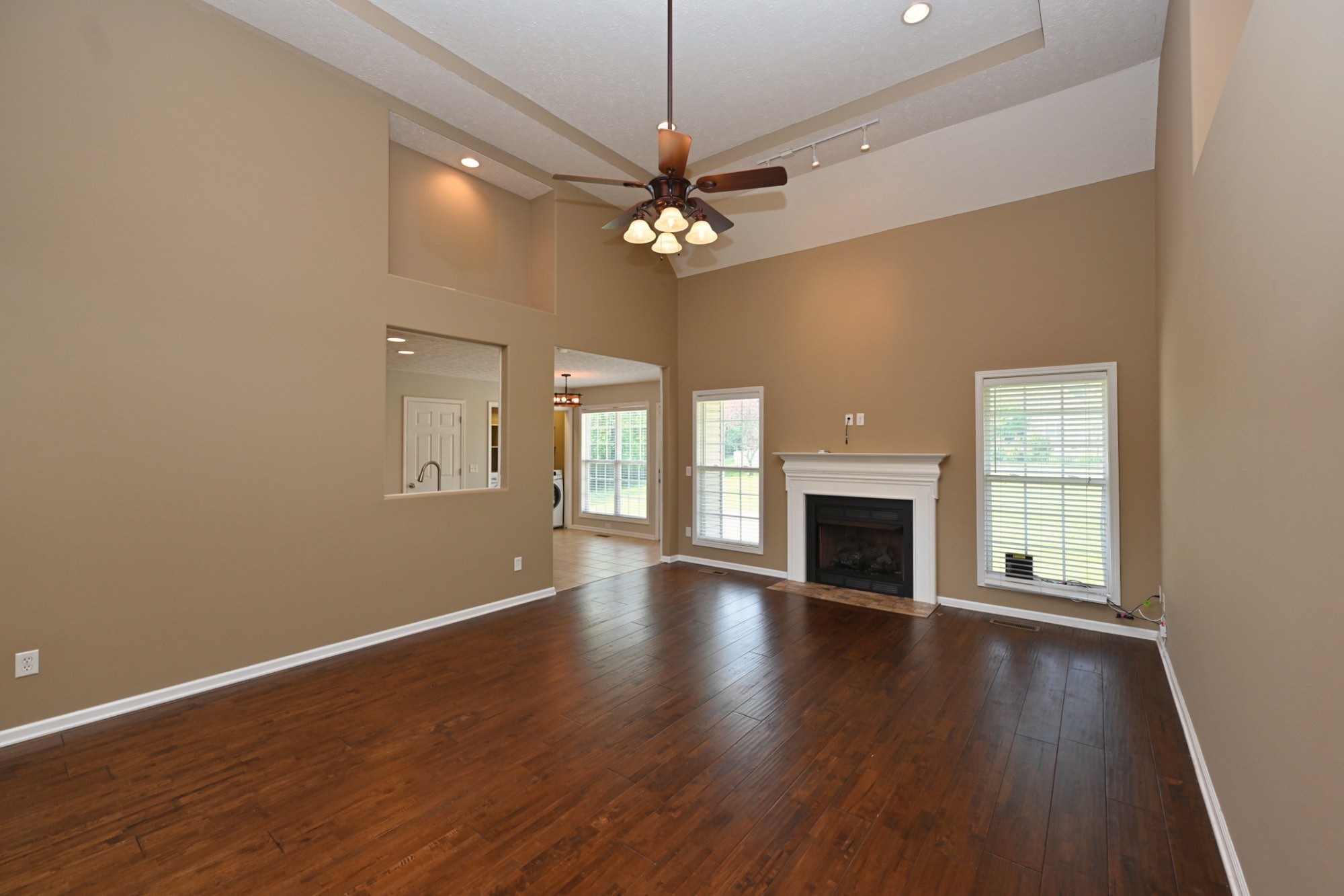 218 Thoroughbred Way