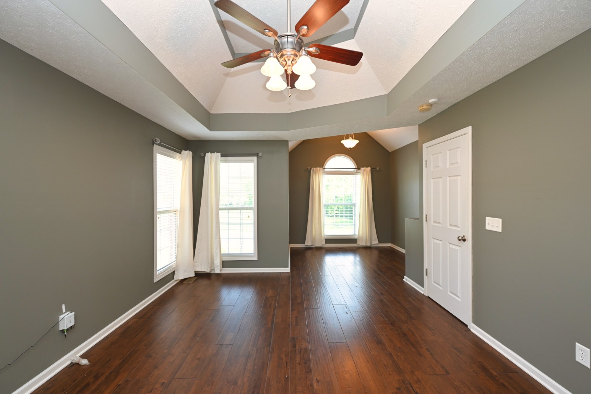 218 Thoroughbred Way