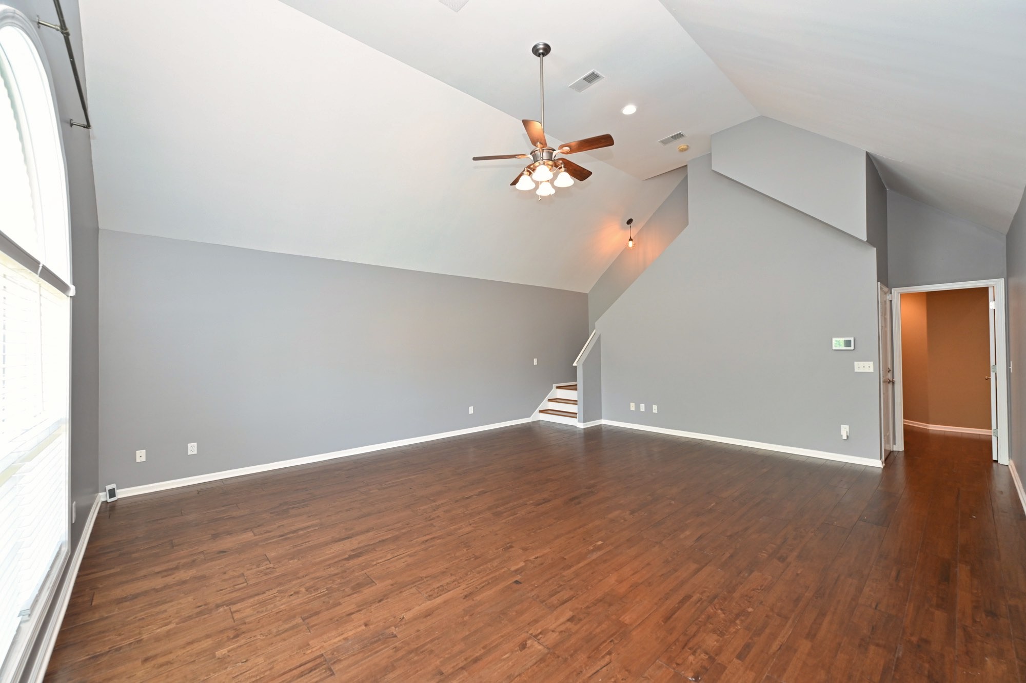 218 Thoroughbred Way