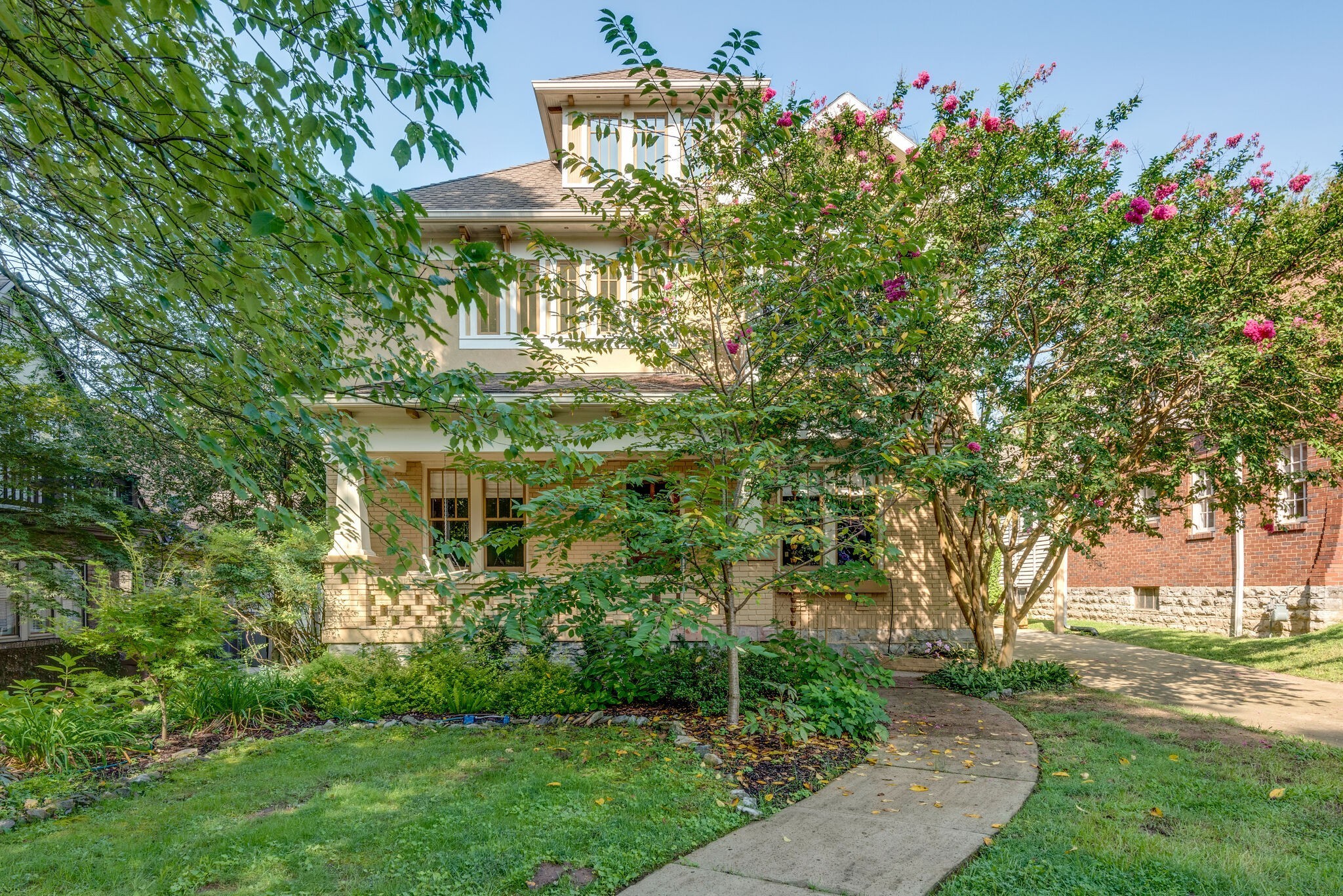 227 Carden Ave Unit: A