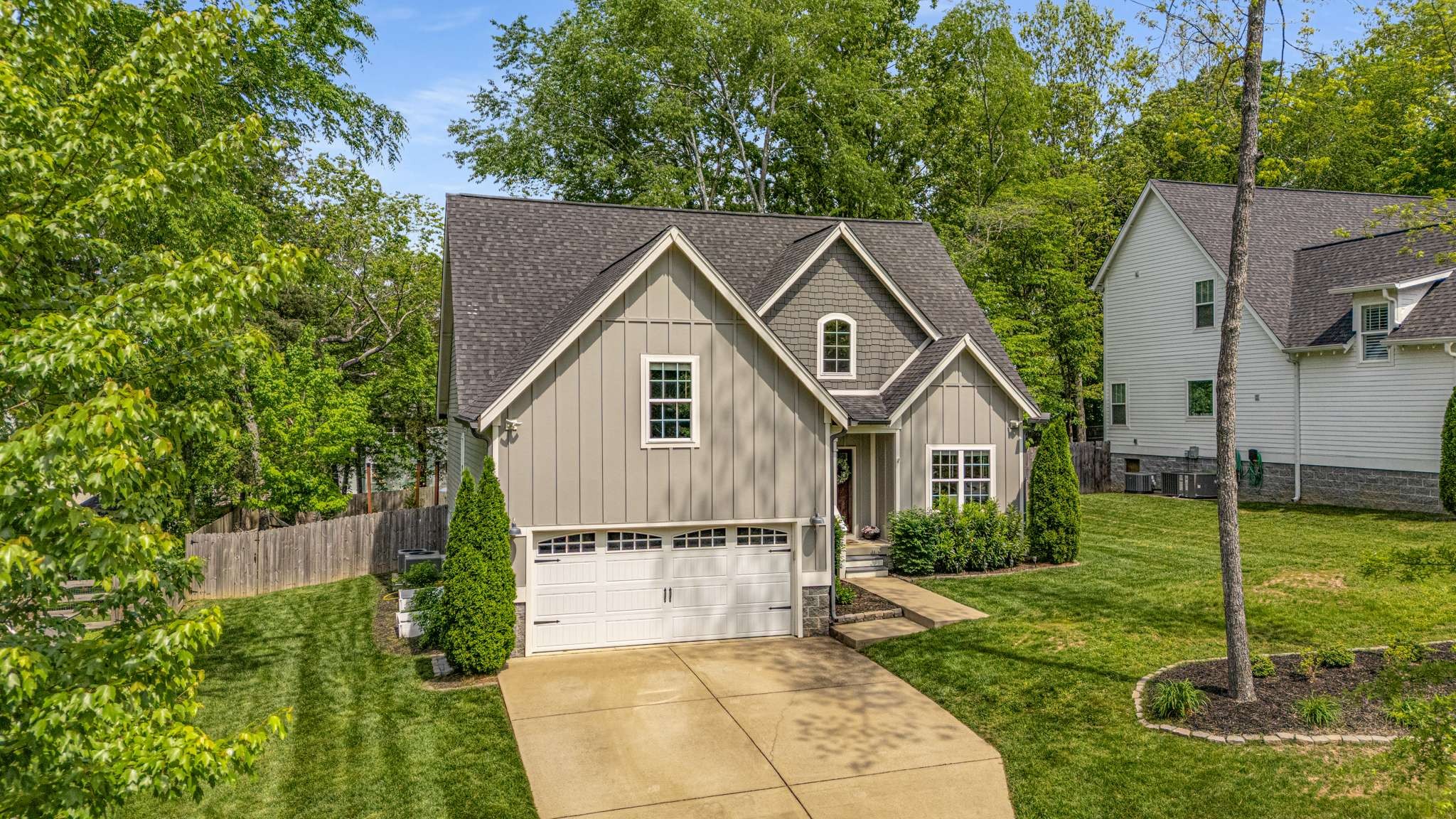 7104 Pepper Tree Cir