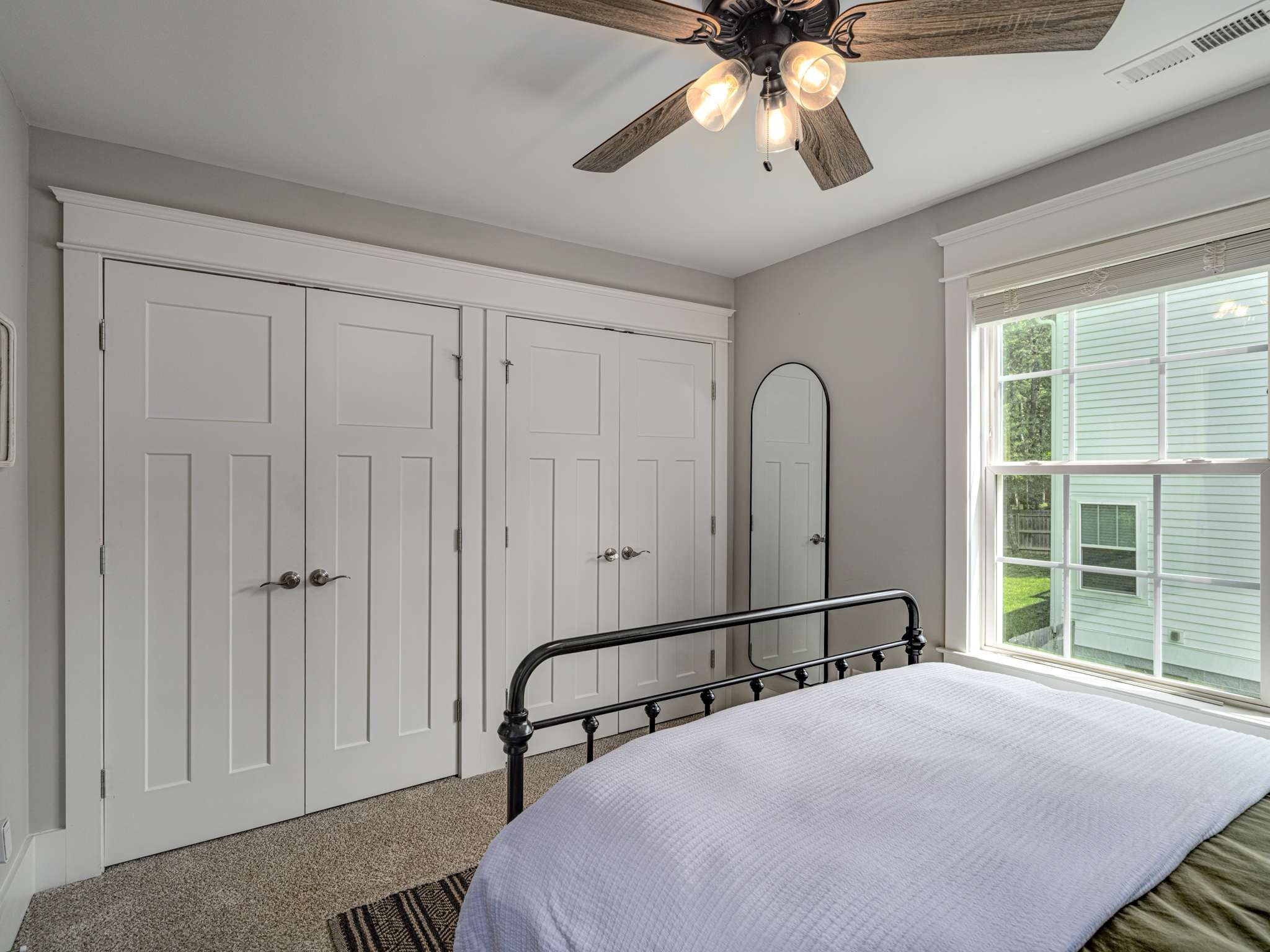 7104 Pepper Tree Cir