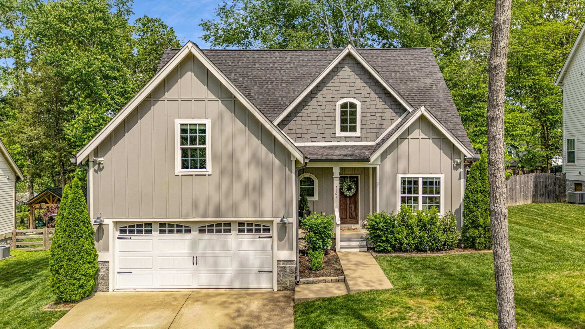 7104 Pepper Tree Cir