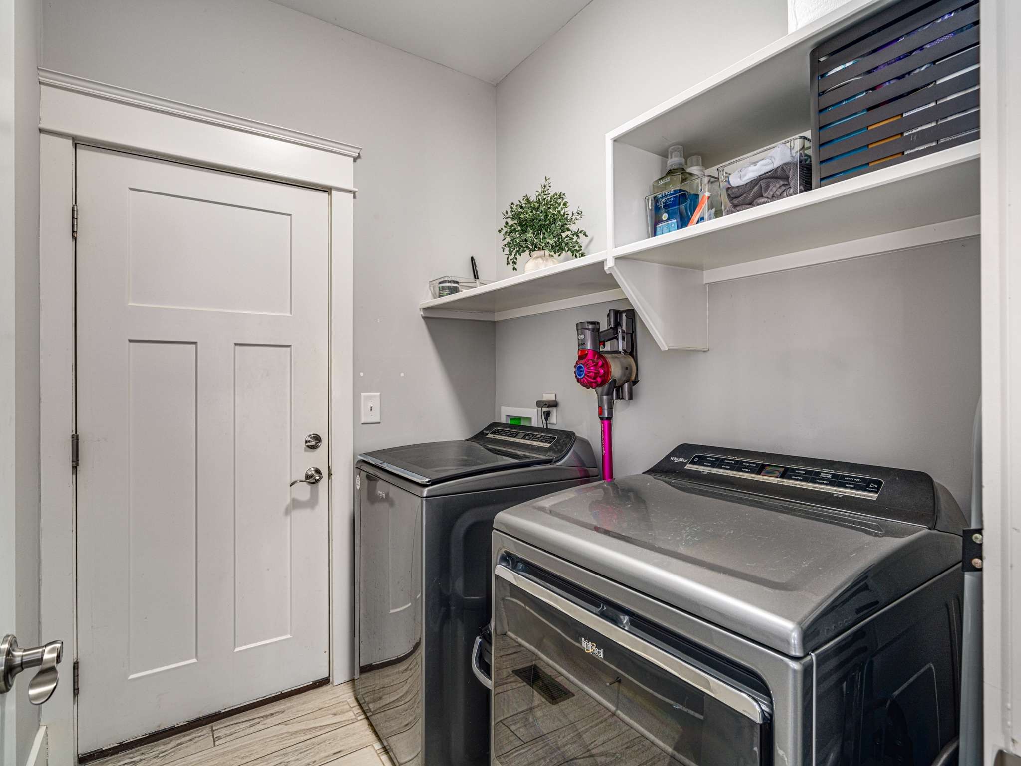 7104 Pepper Tree Cir