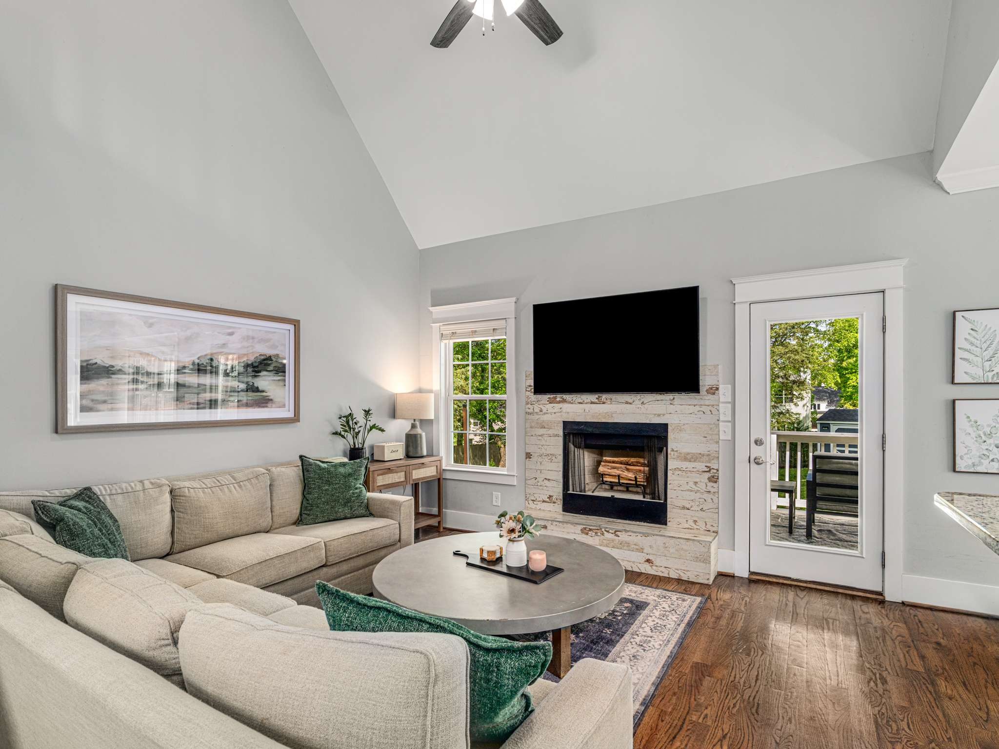 7104 Pepper Tree Cir