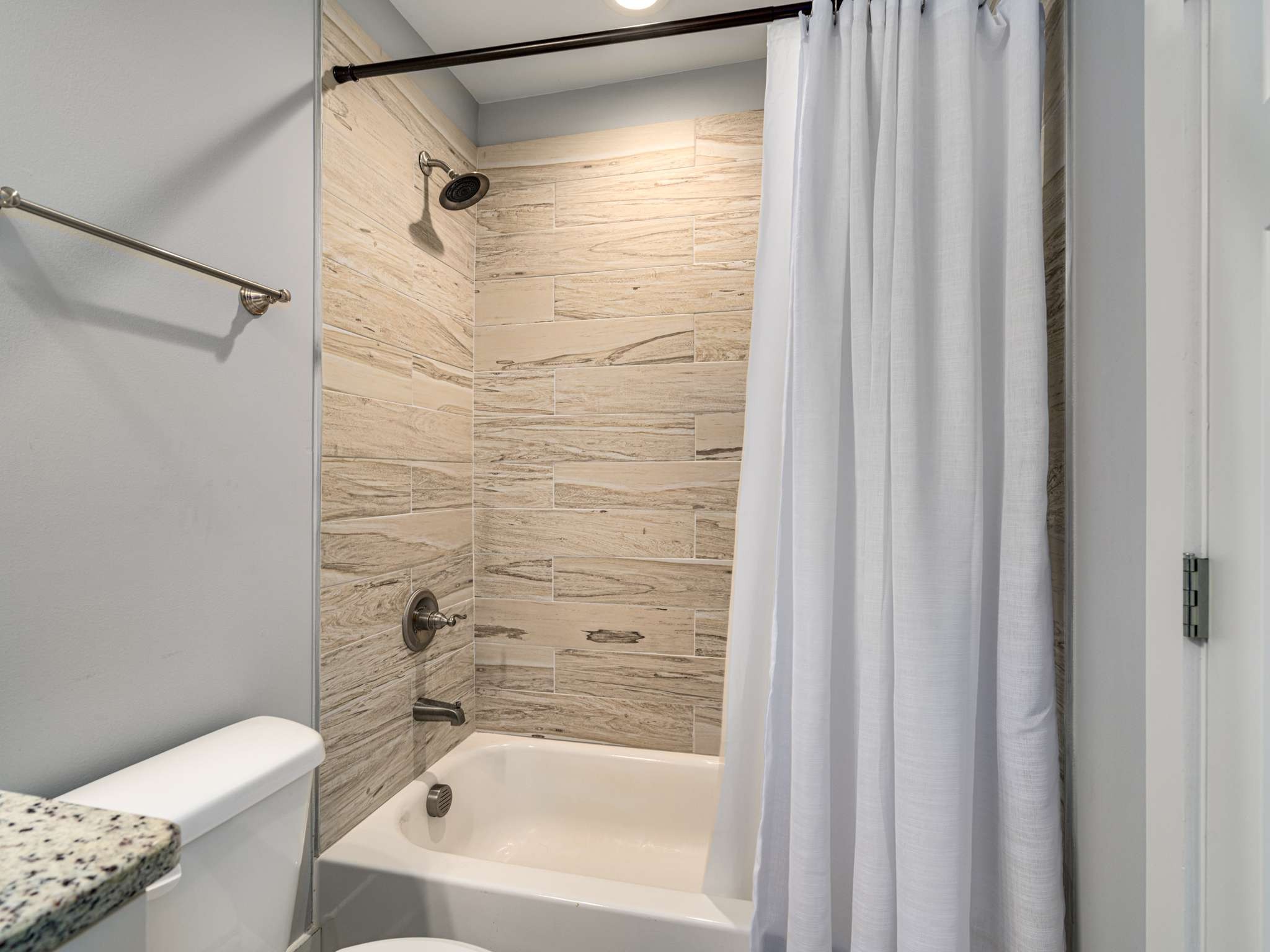 7104 Pepper Tree Cir