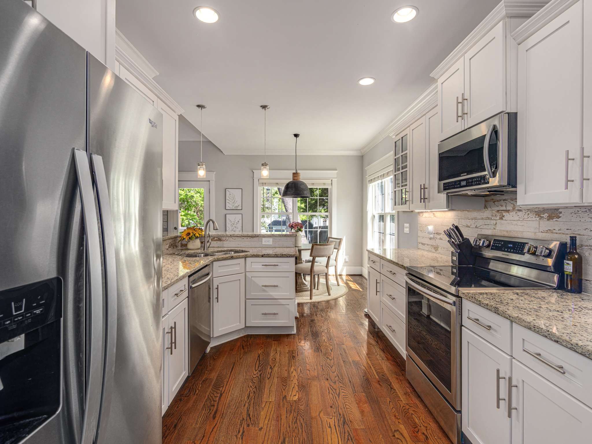 7104 Pepper Tree Cir