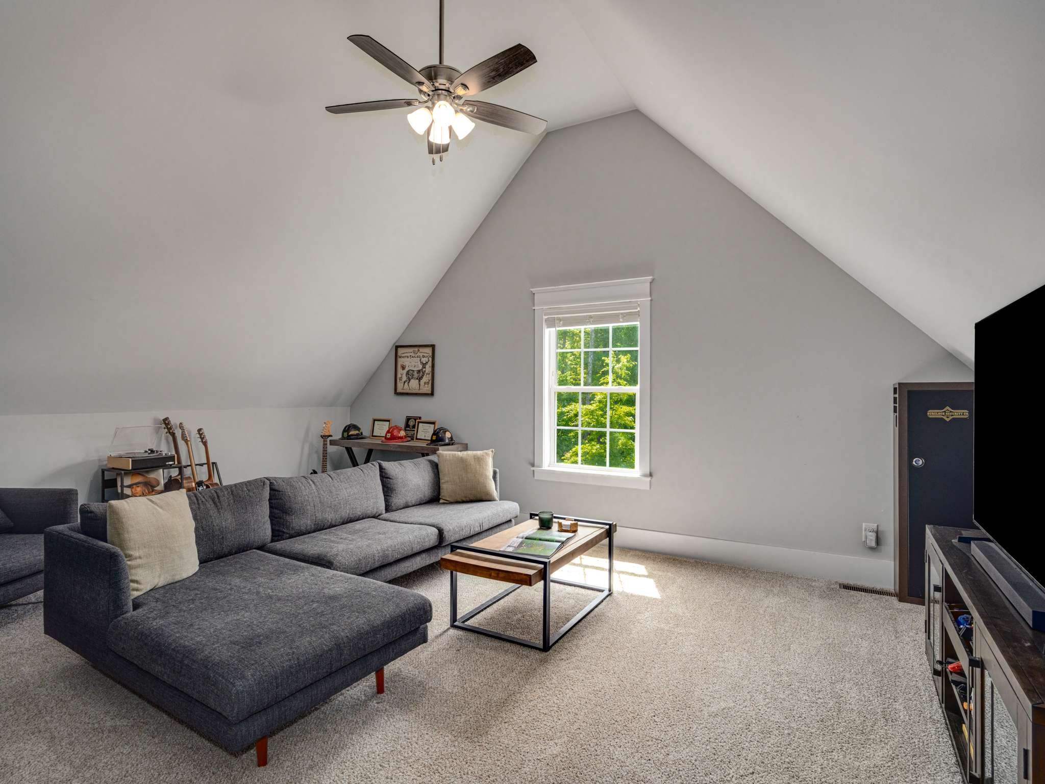 7104 Pepper Tree Cir