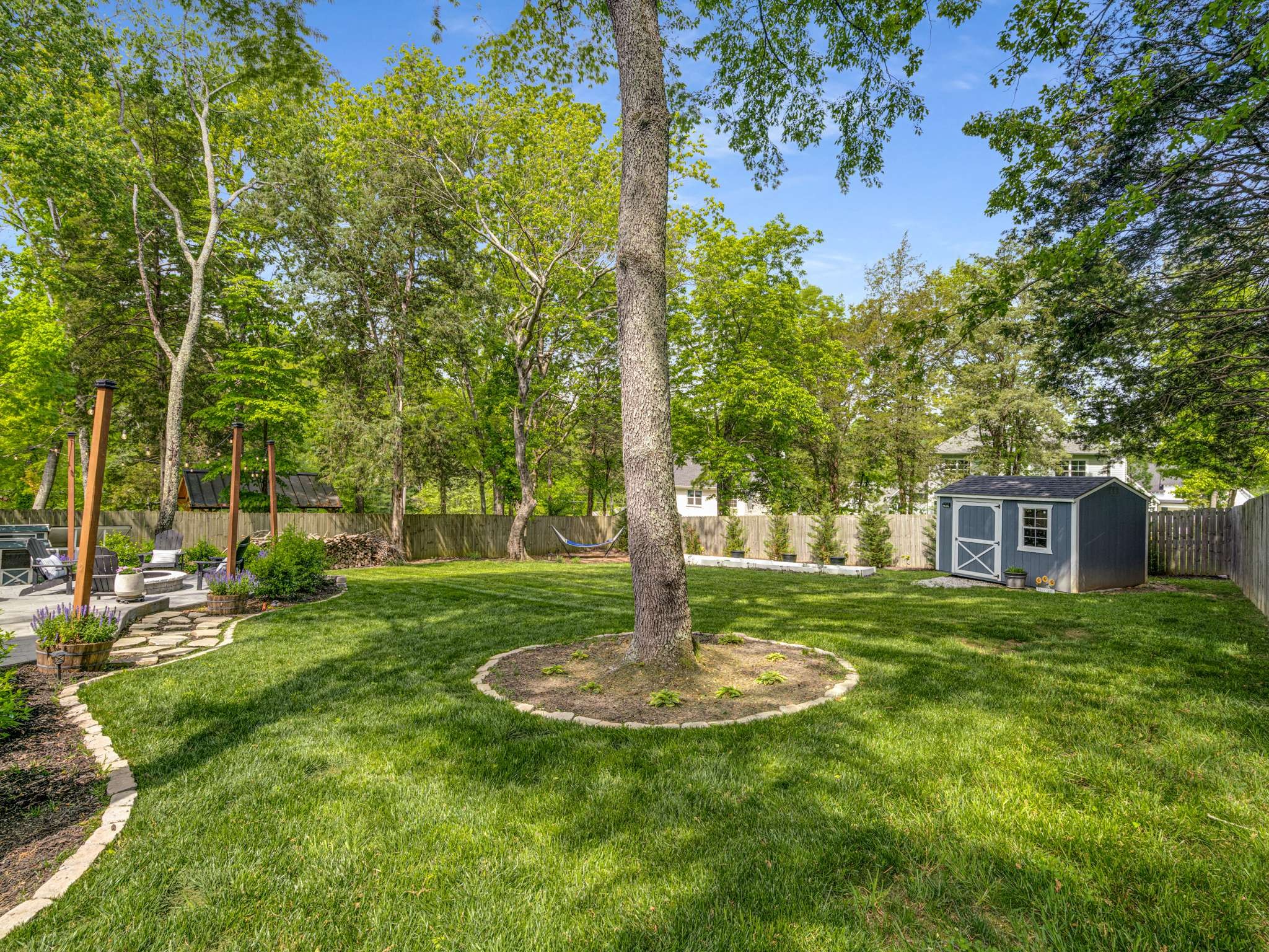 7104 Pepper Tree Cir