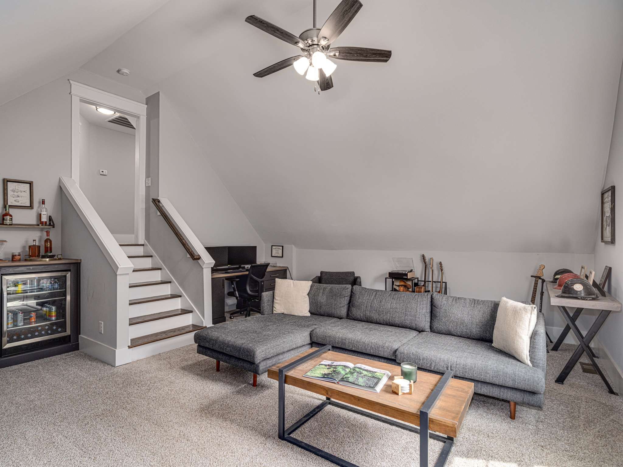 7104 Pepper Tree Cir