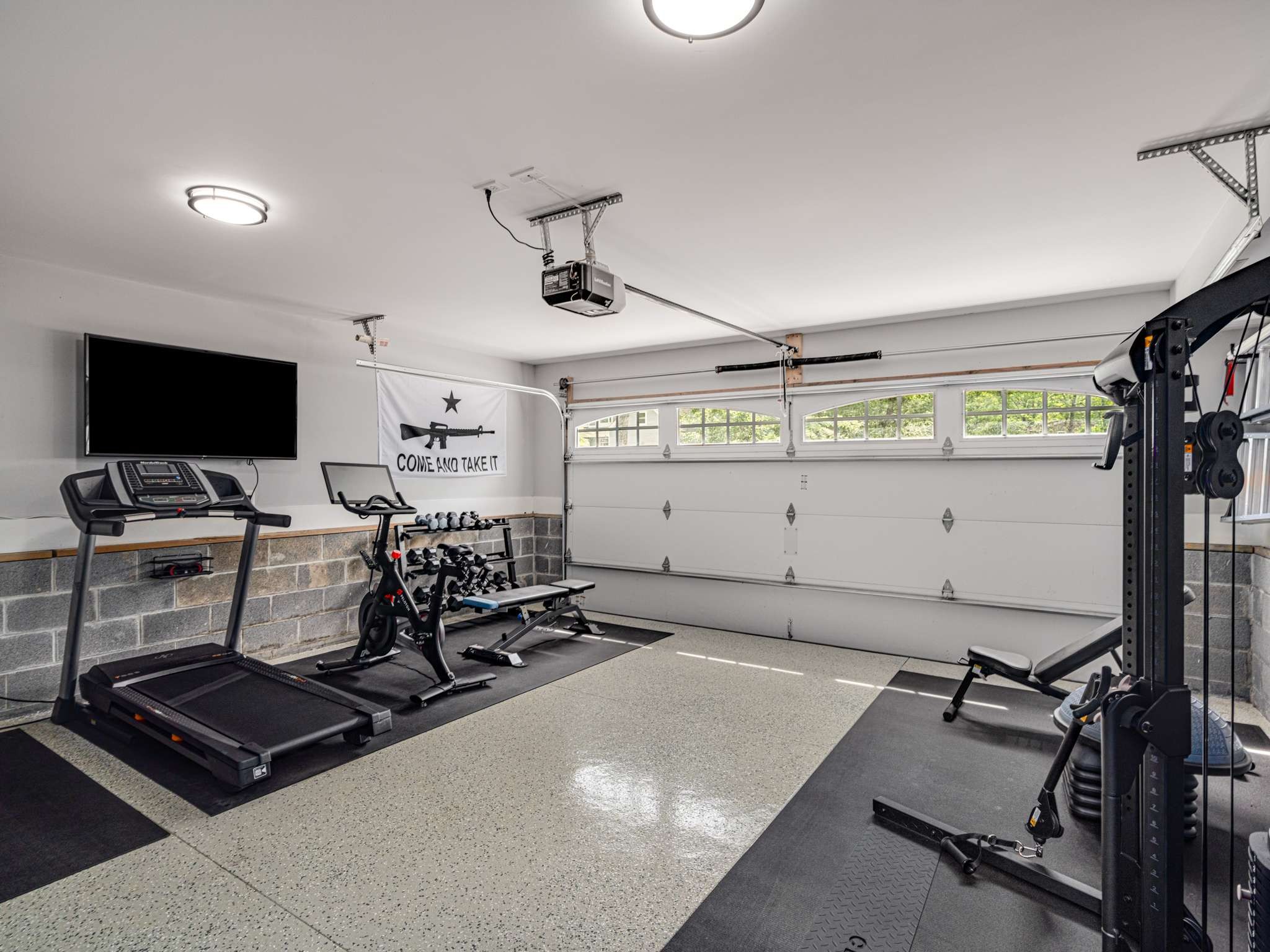 7104 Pepper Tree Cir