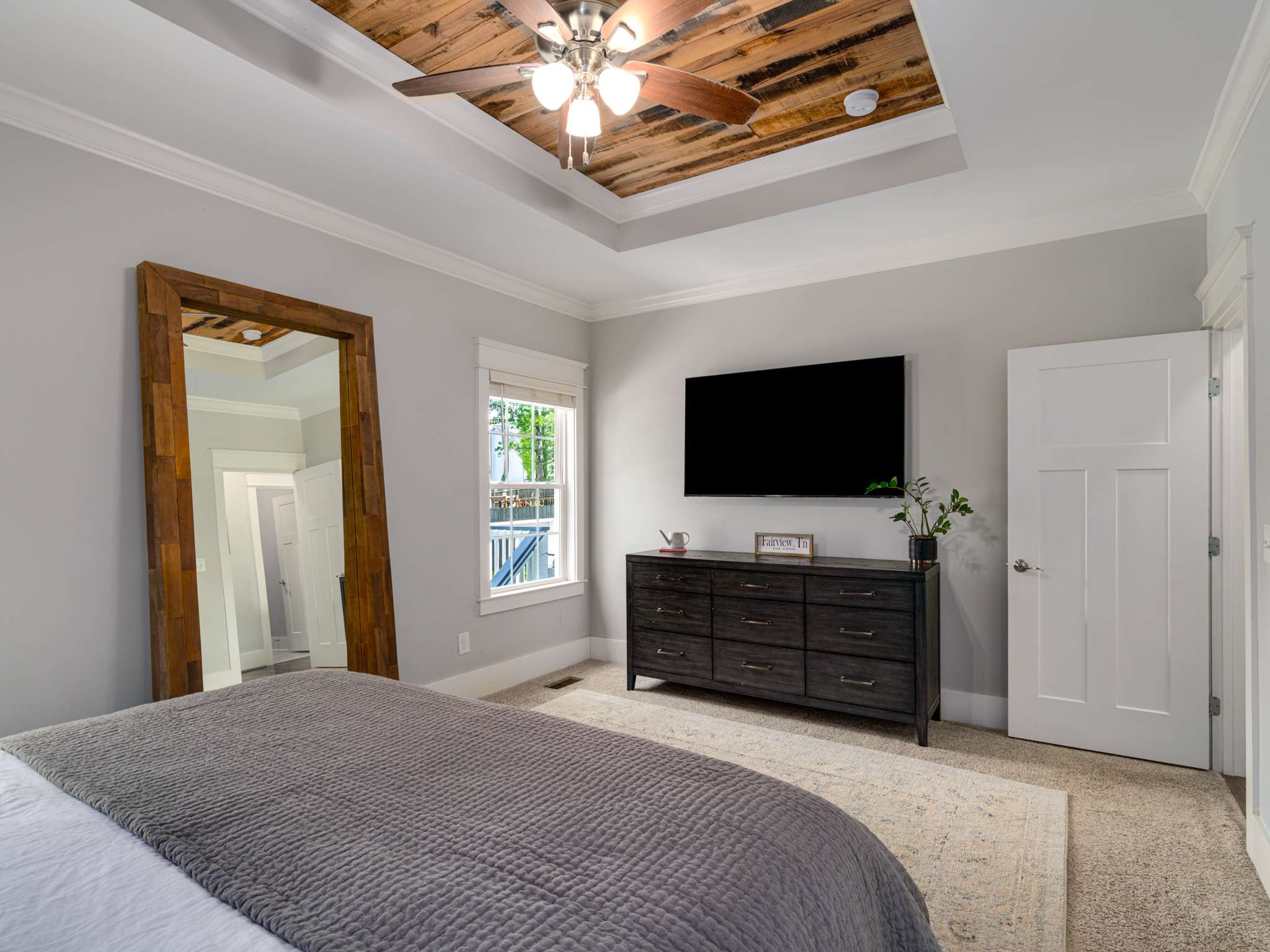 7104 Pepper Tree Cir