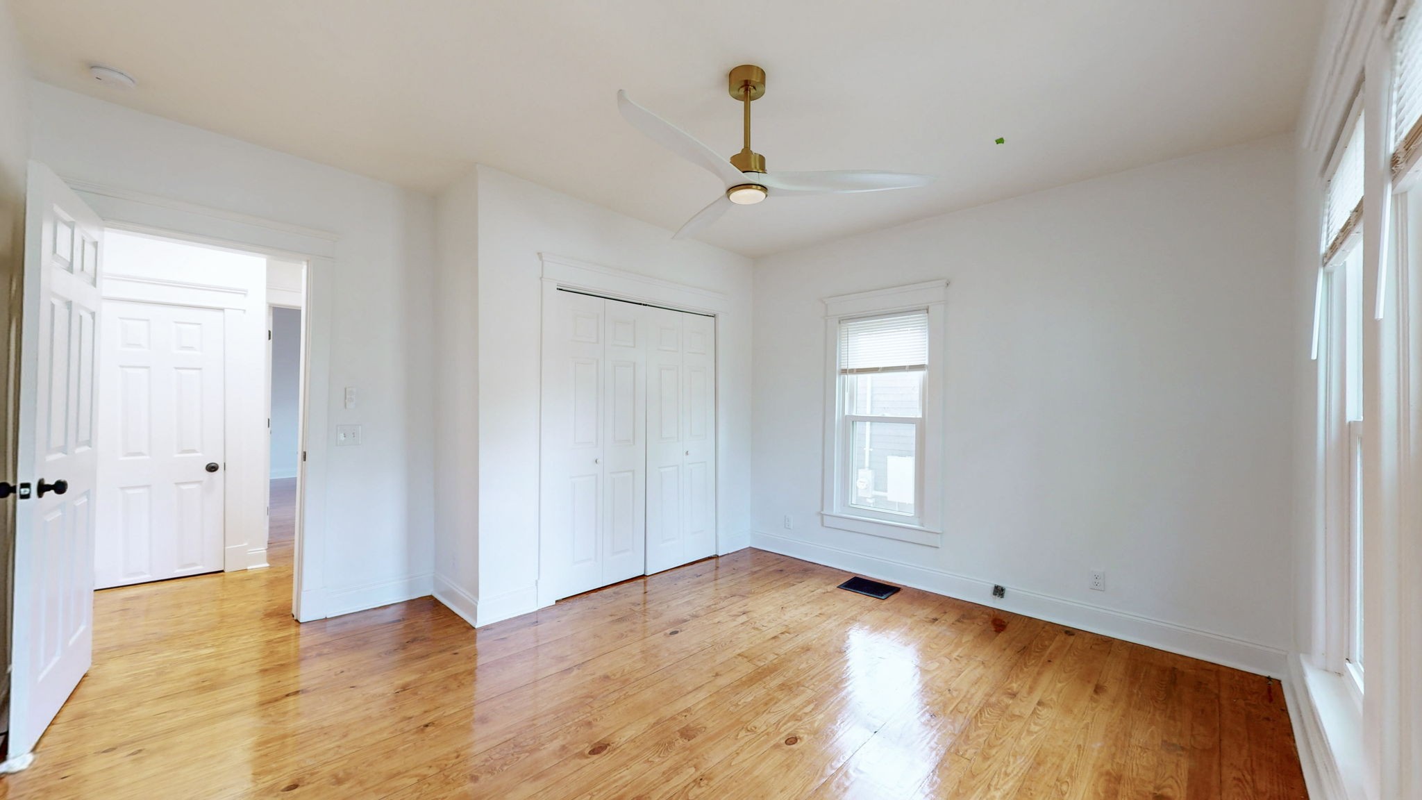 2012 White Ave