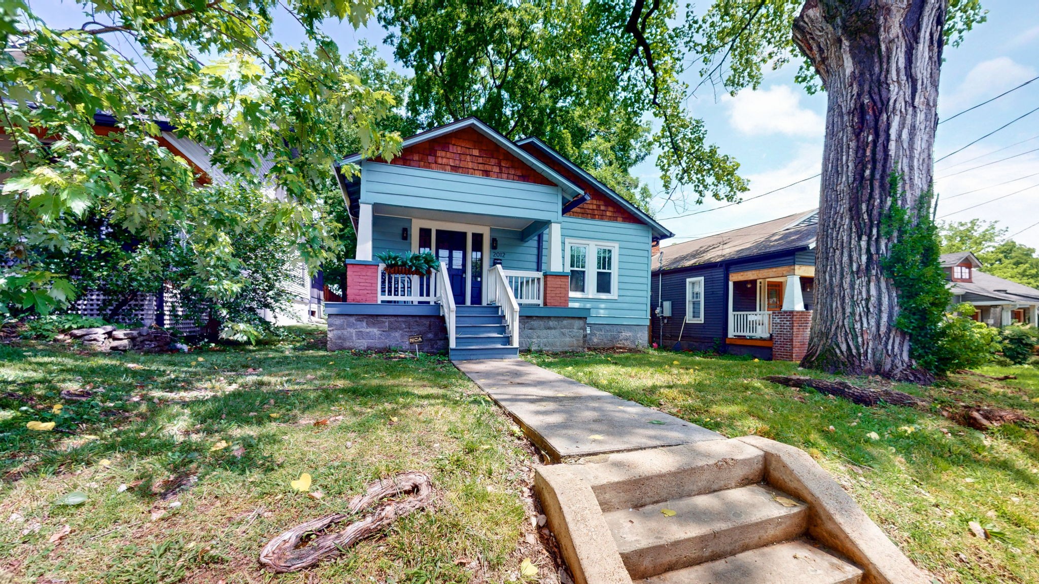 2012 White Ave
