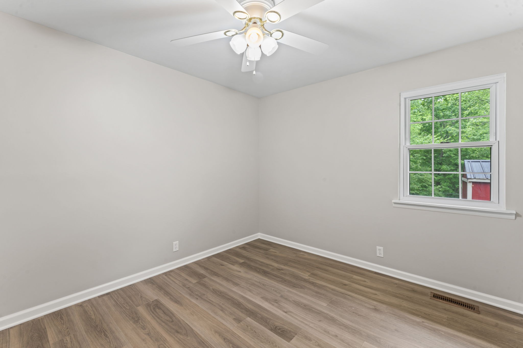 2413 Old Clarksville Pike