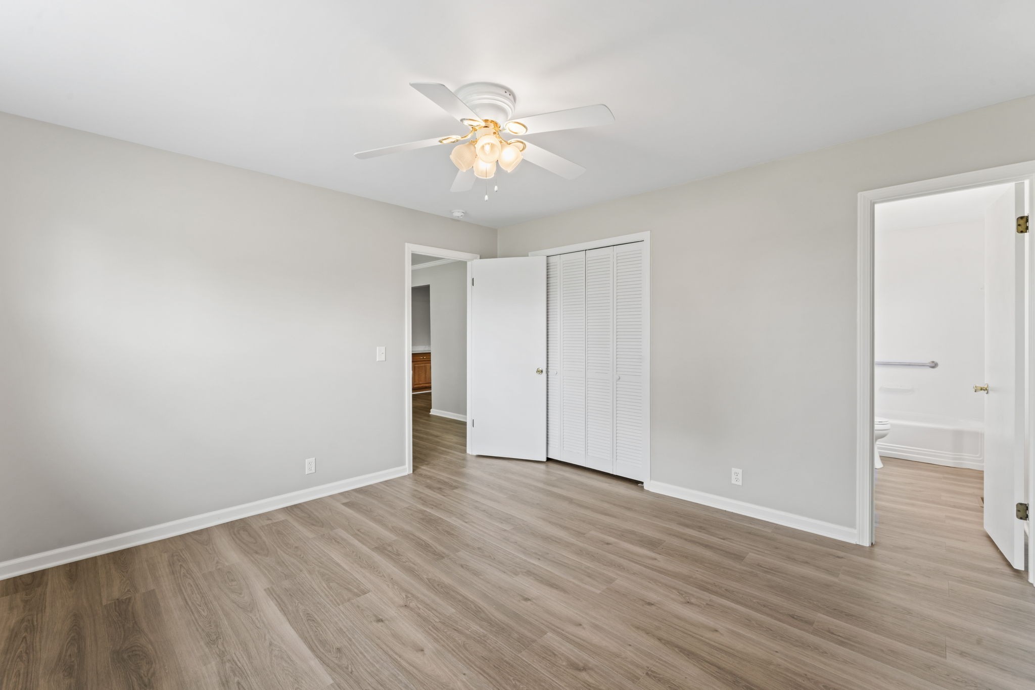 2413 Old Clarksville Pike