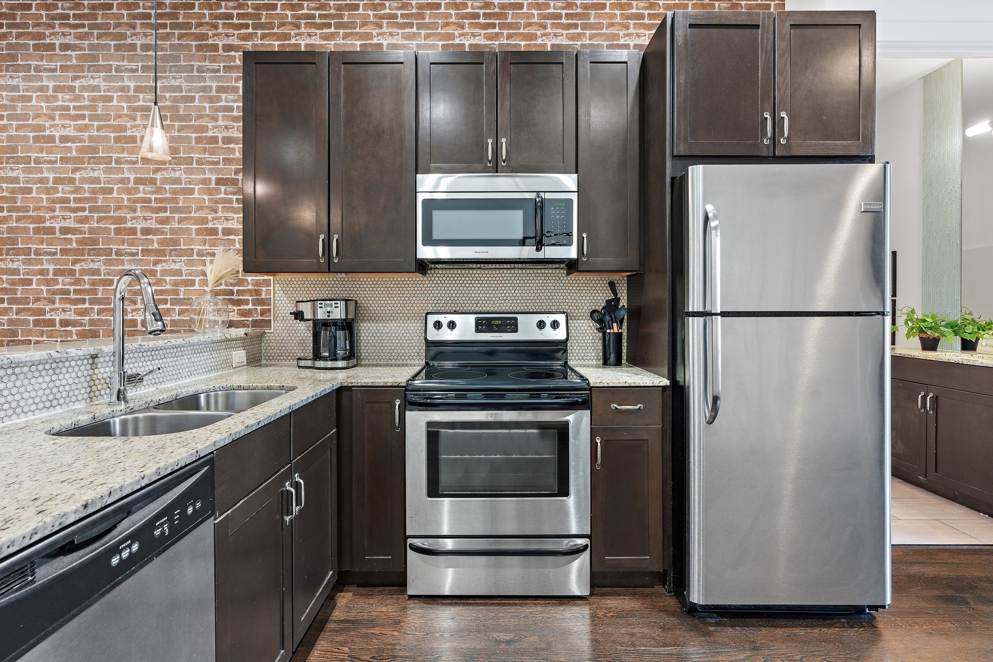 210 30th Ave, N Unit: 413