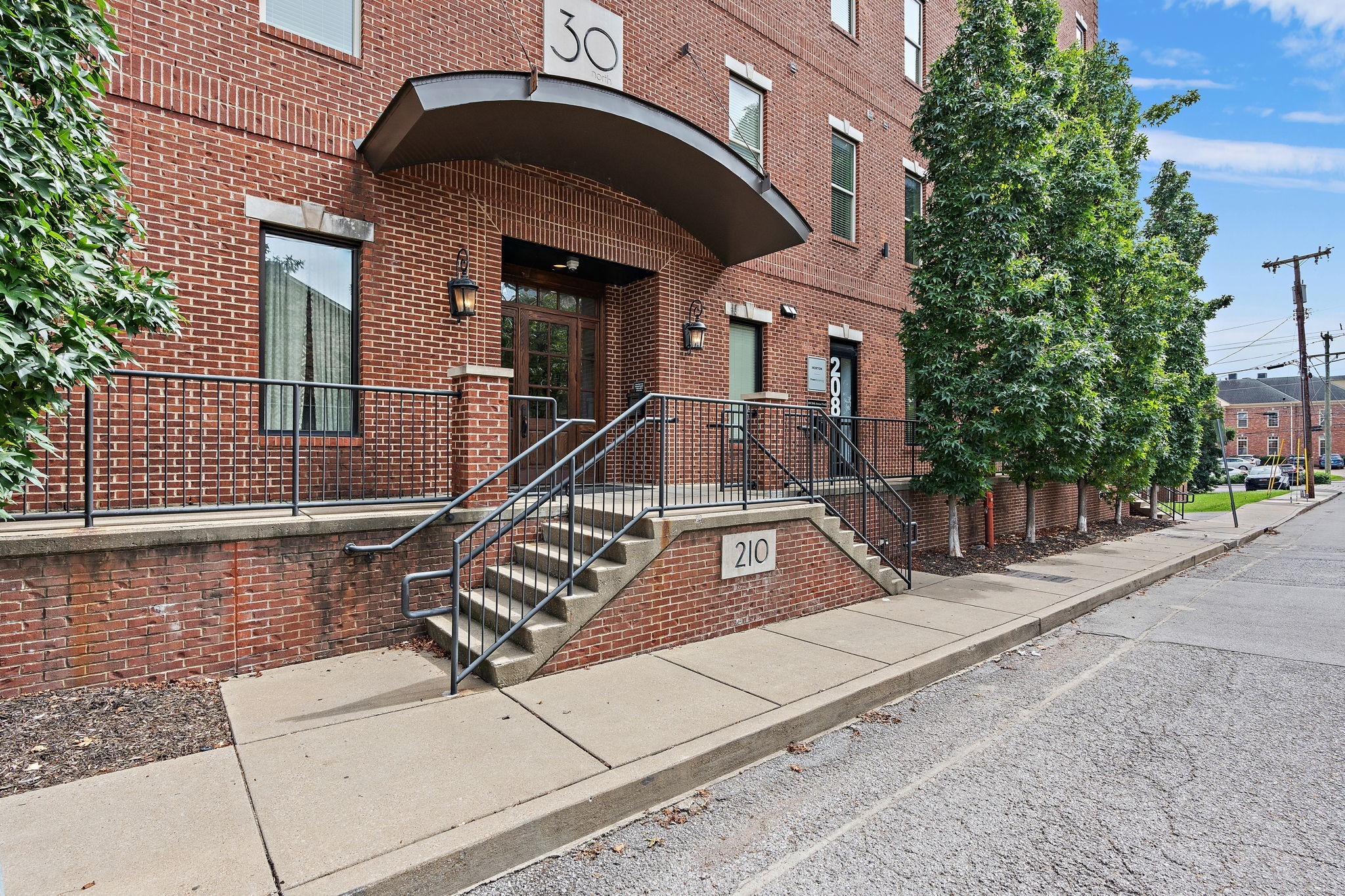 210 30th Ave, N Unit: 413