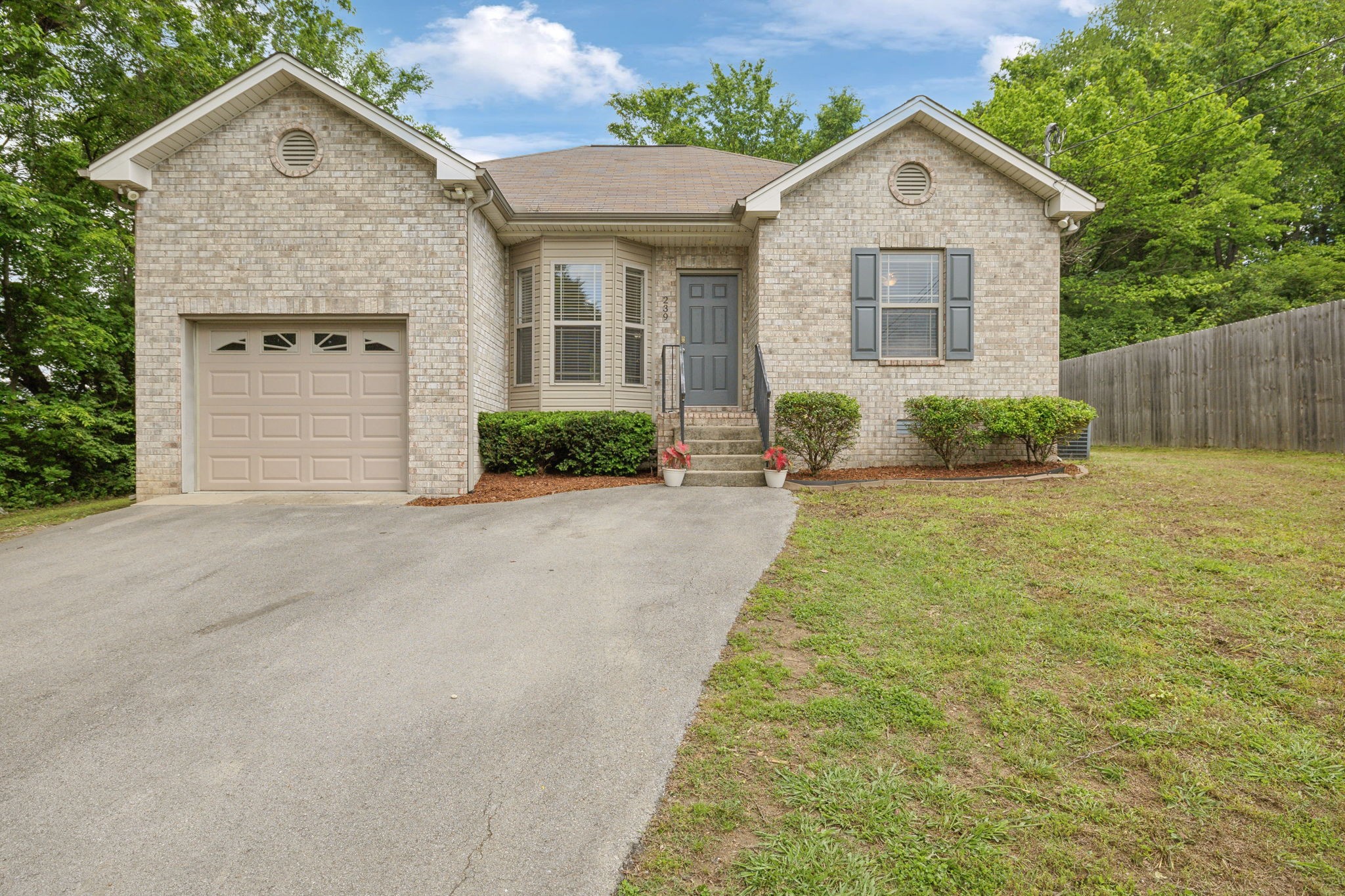 239 Tulip Hill Dr
