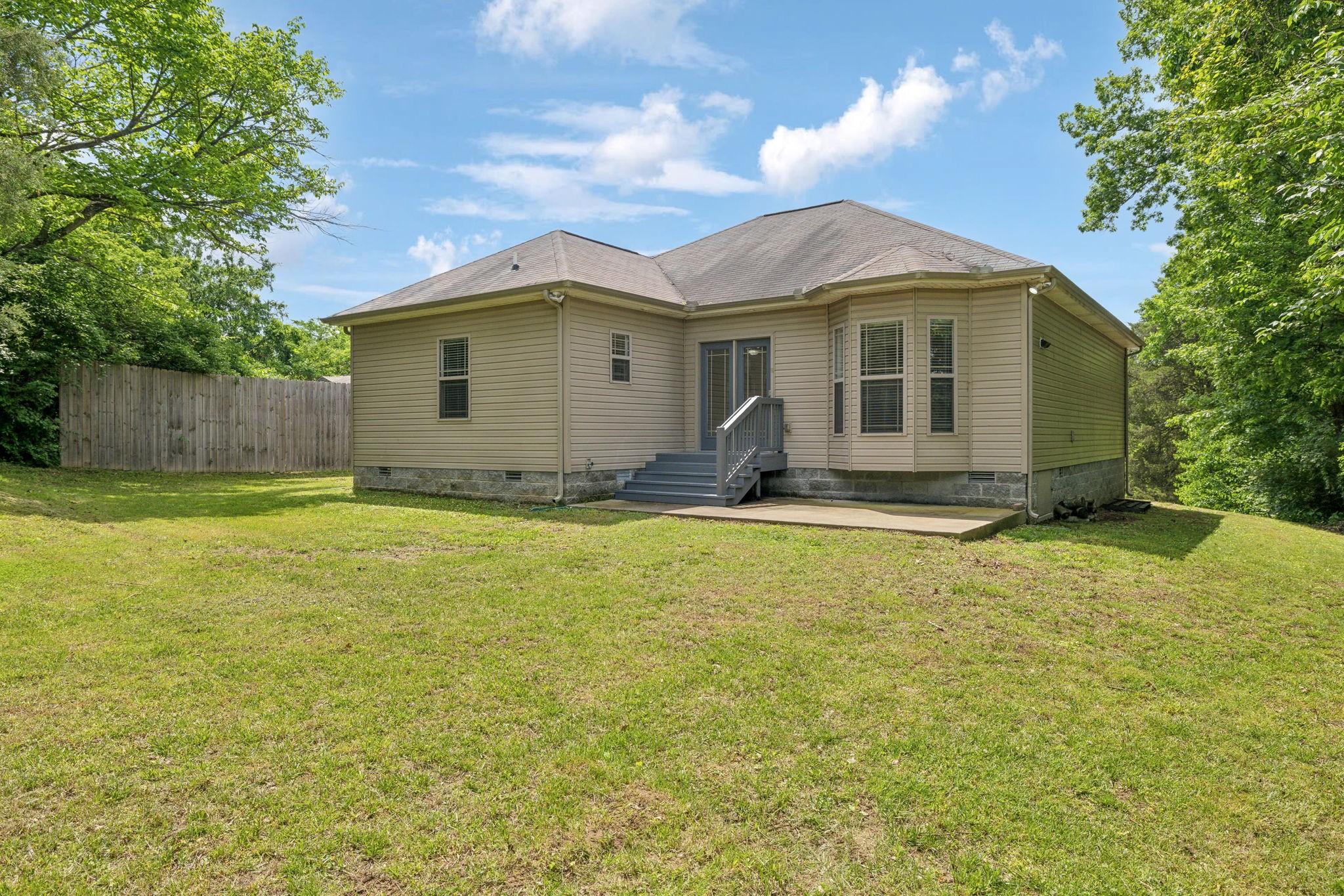 239 Tulip Hill Dr