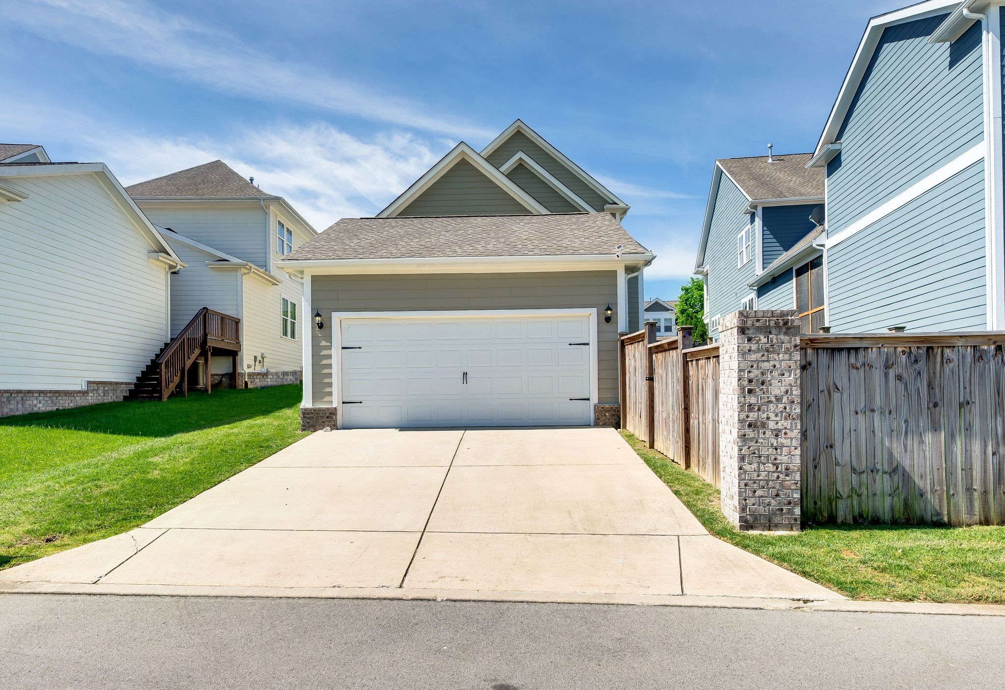 3216 Vinemont Dr