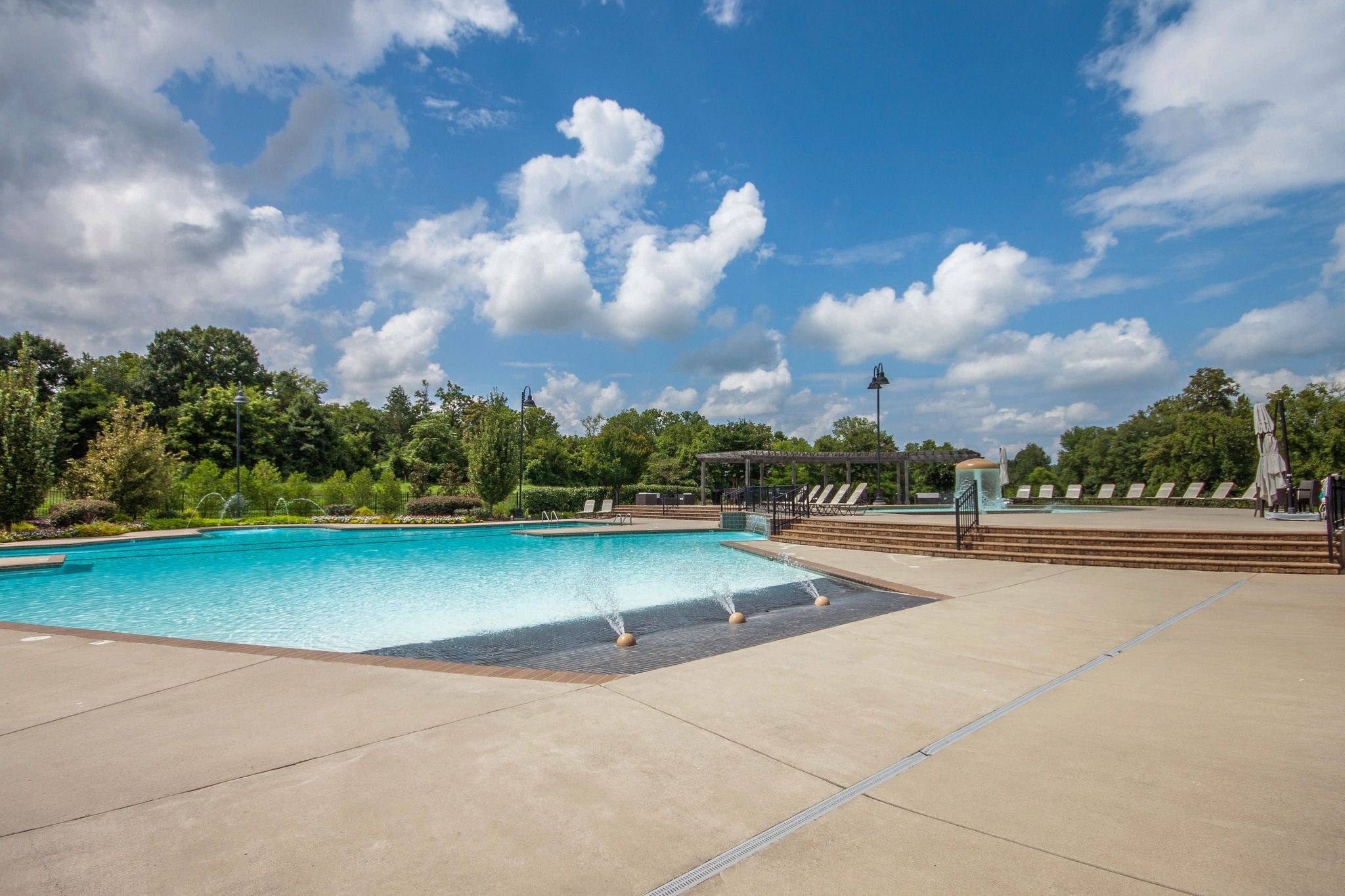 3216 Vinemont Dr