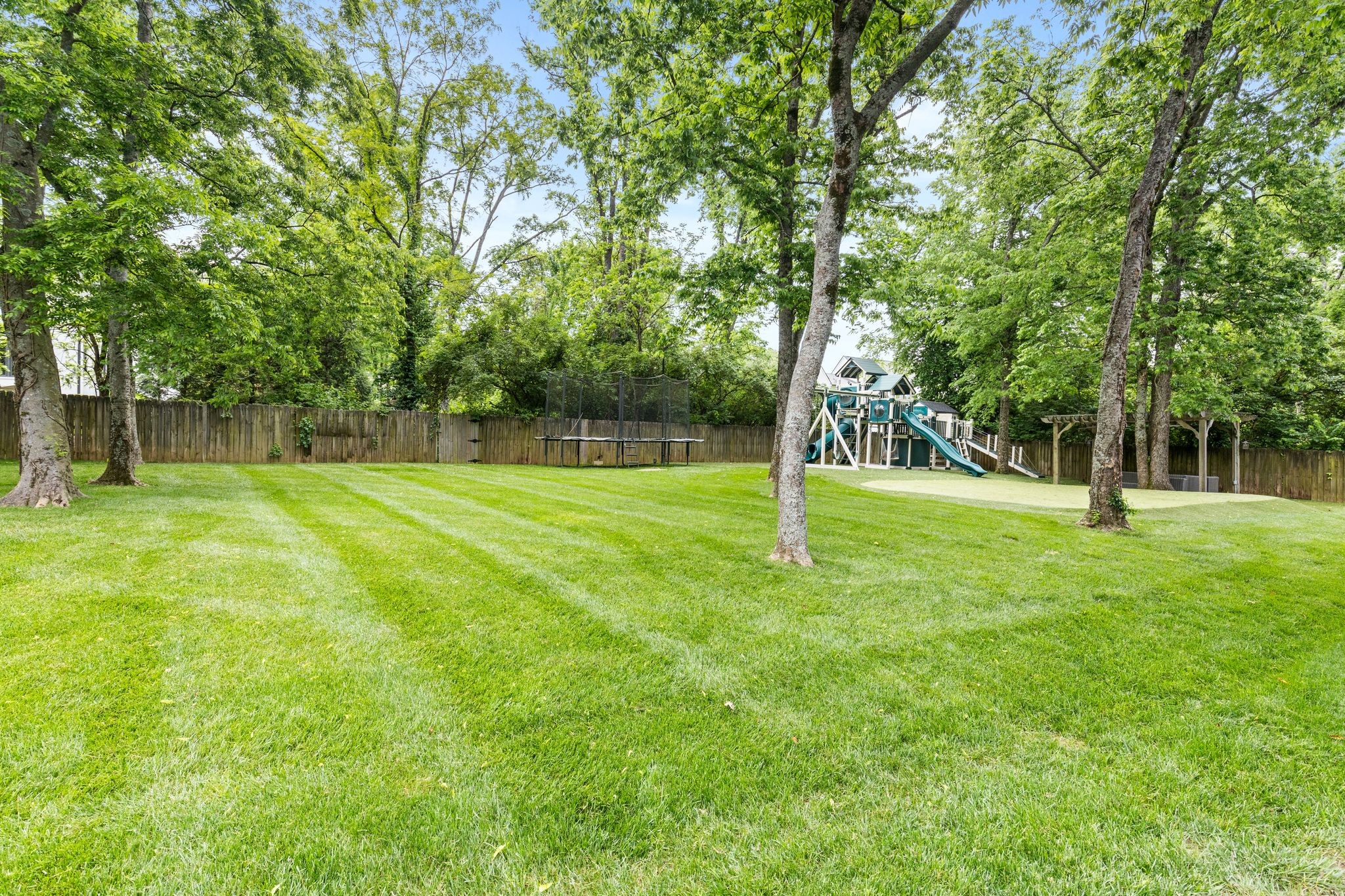 4518 Carlton Dr