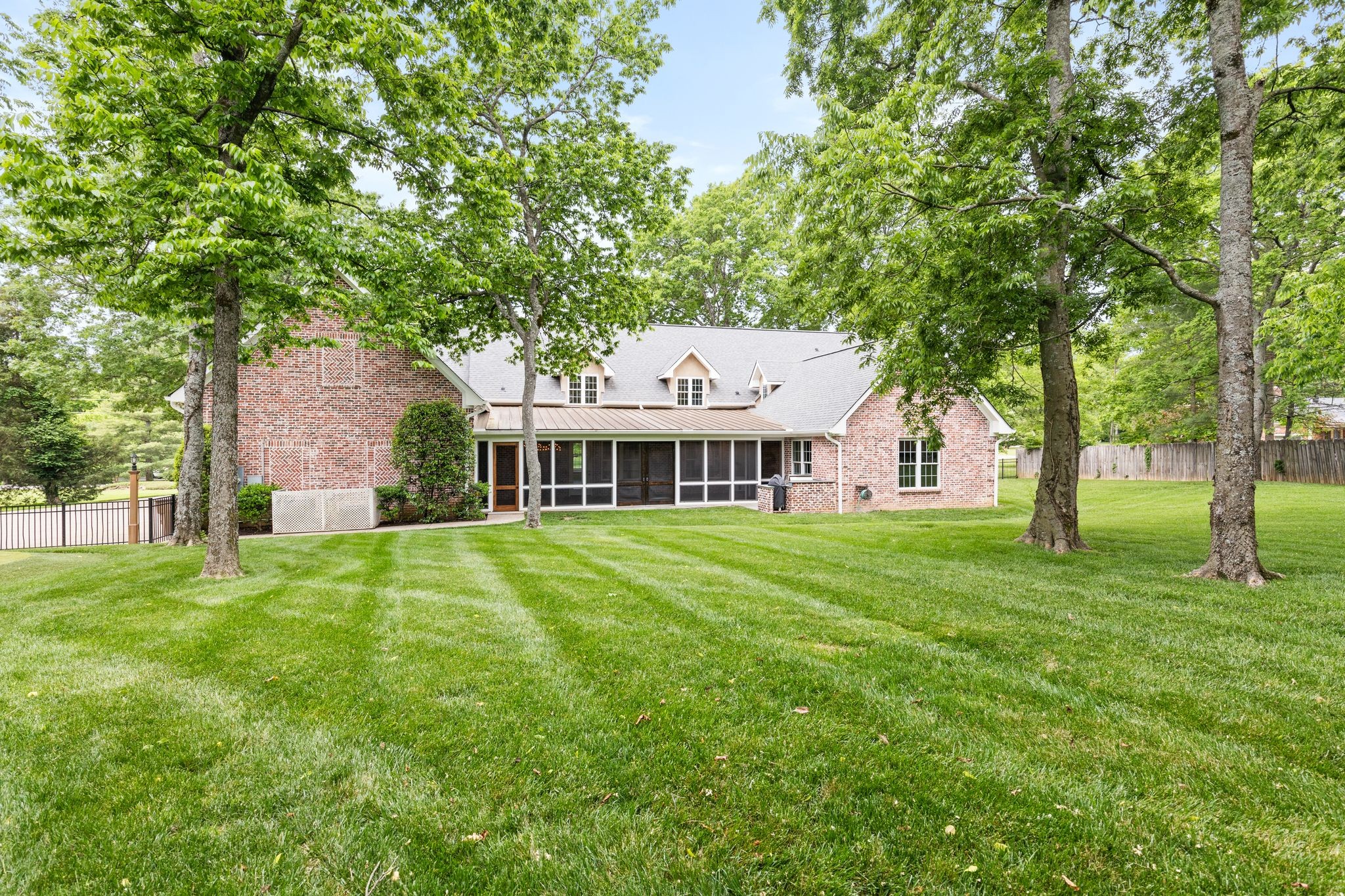 4518 Carlton Dr