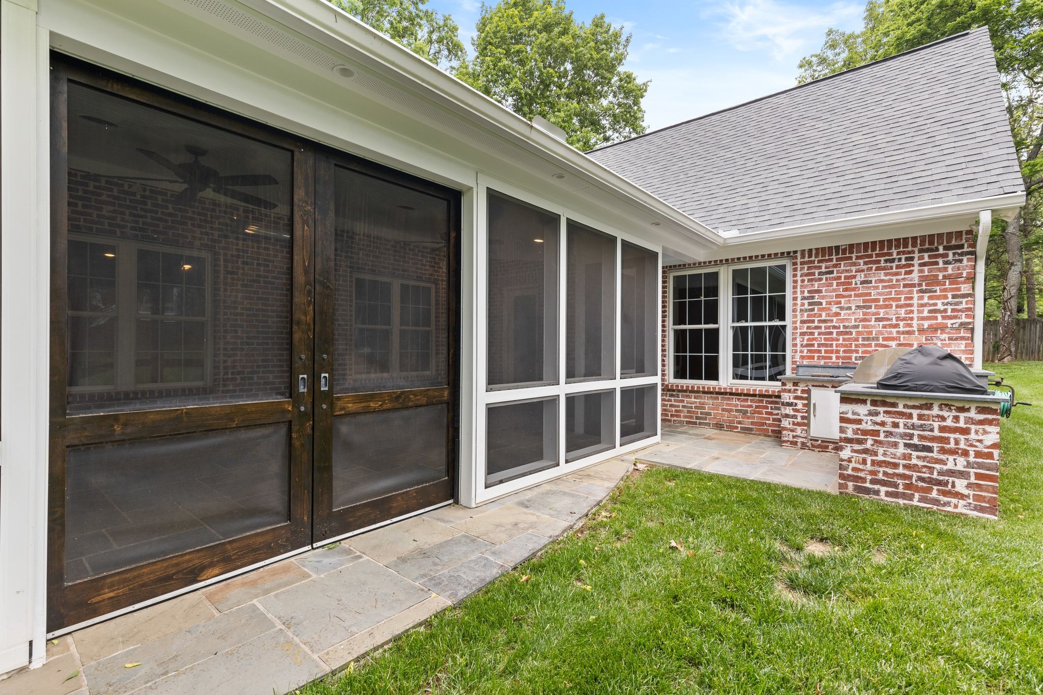 4518 Carlton Dr
