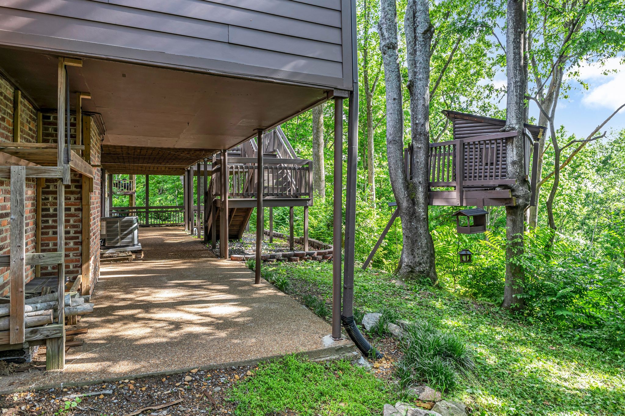 833 Stirrup Dr
