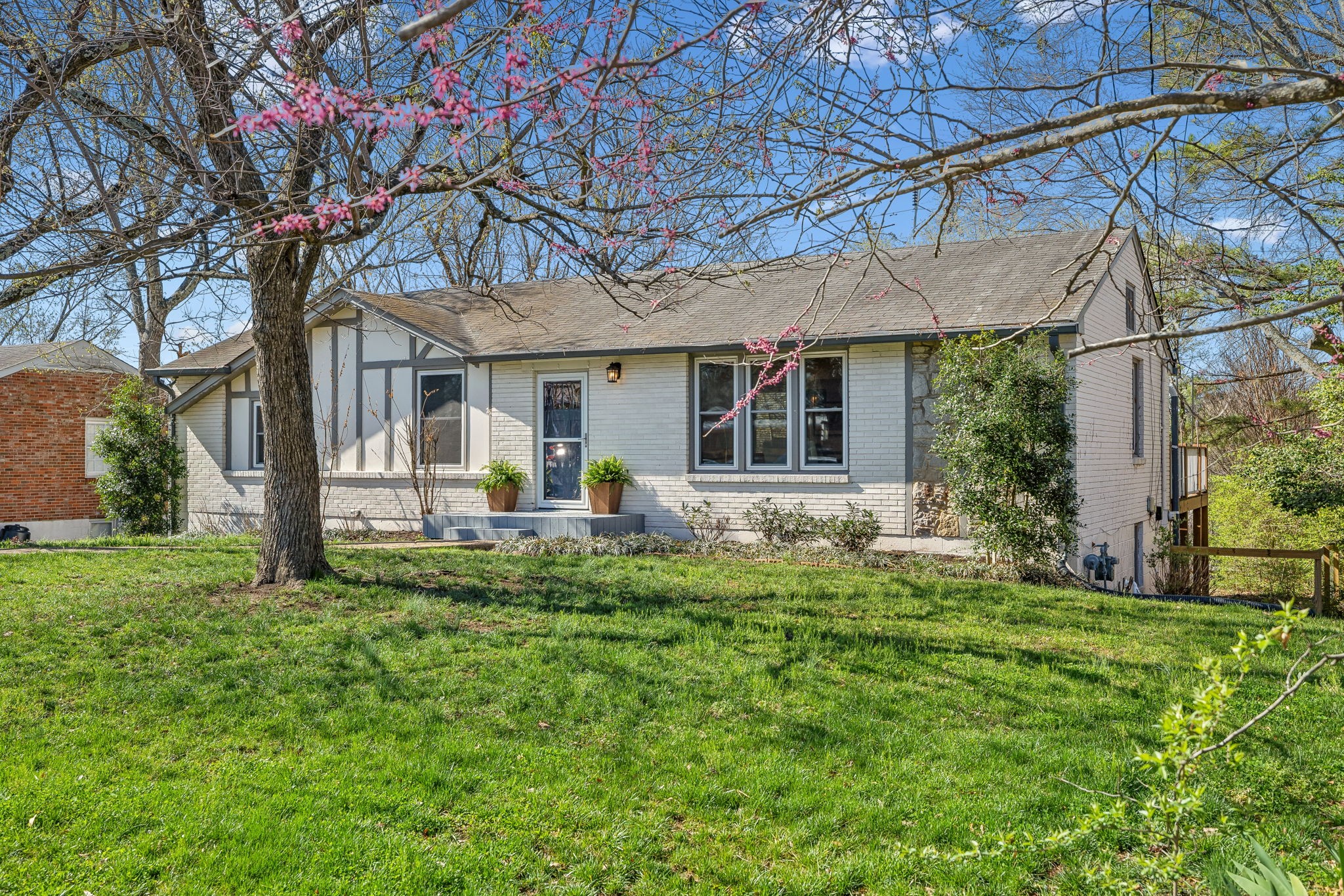 407 Wauford Dr