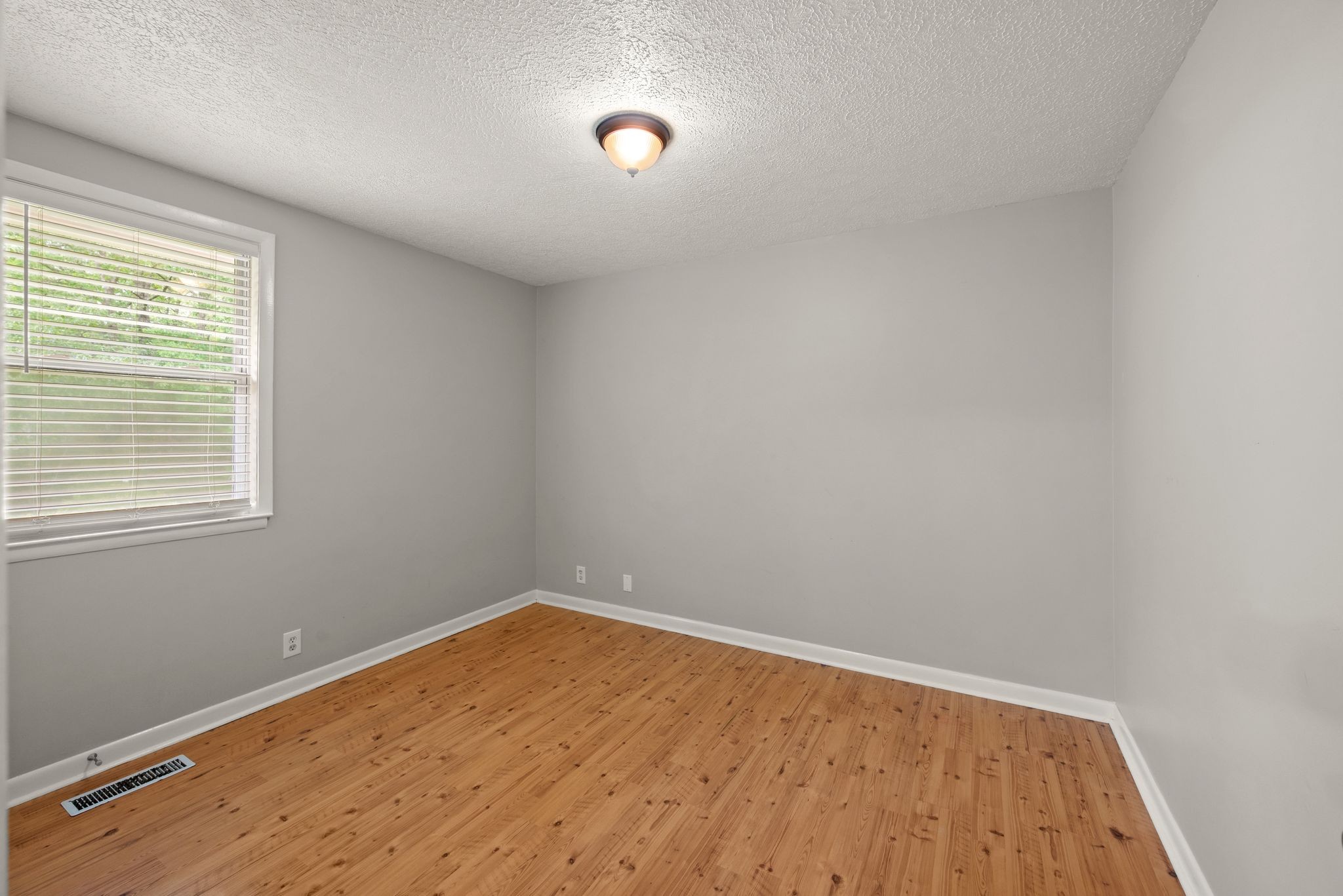 7108 Timberlane Dr