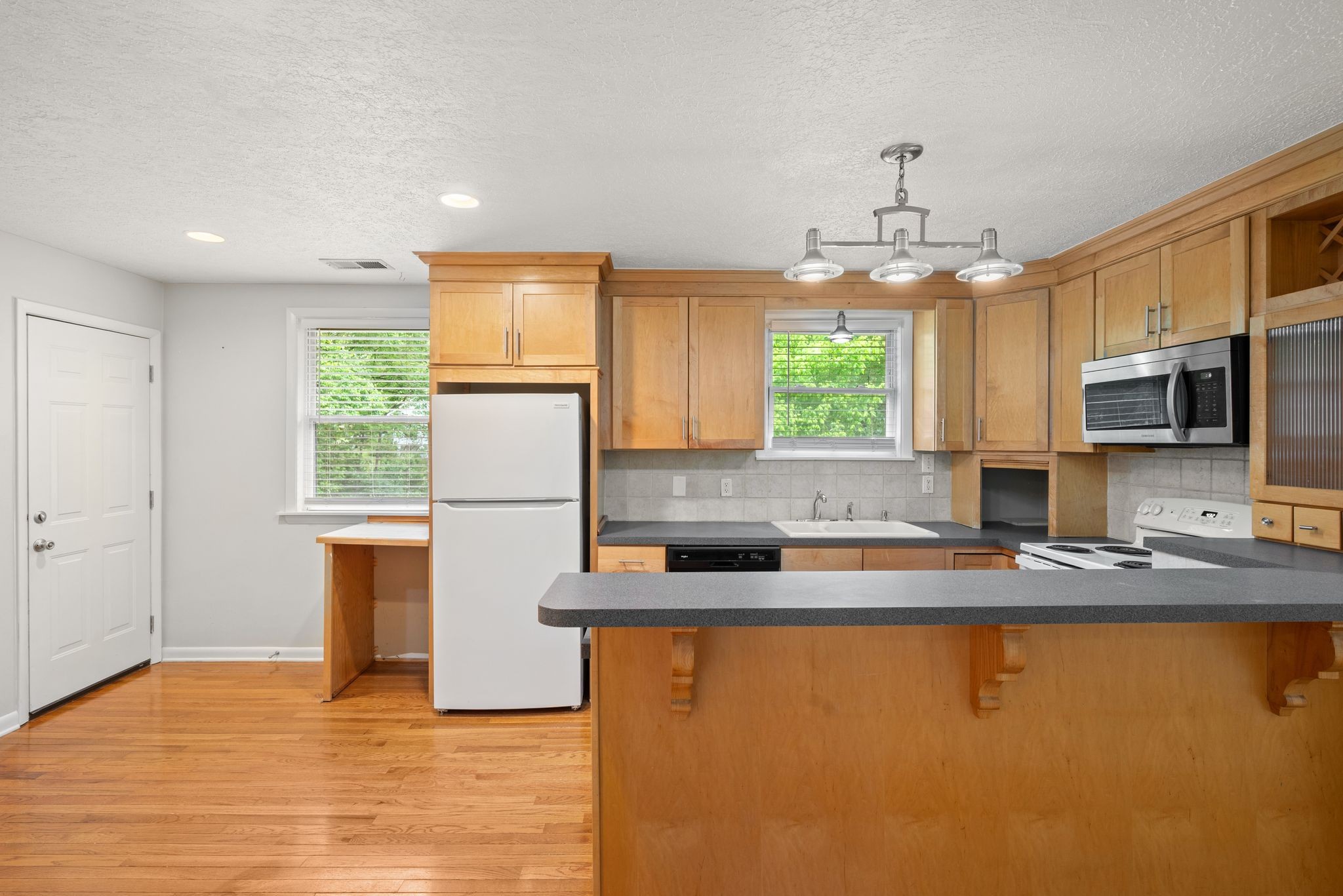 7108 Timberlane Dr