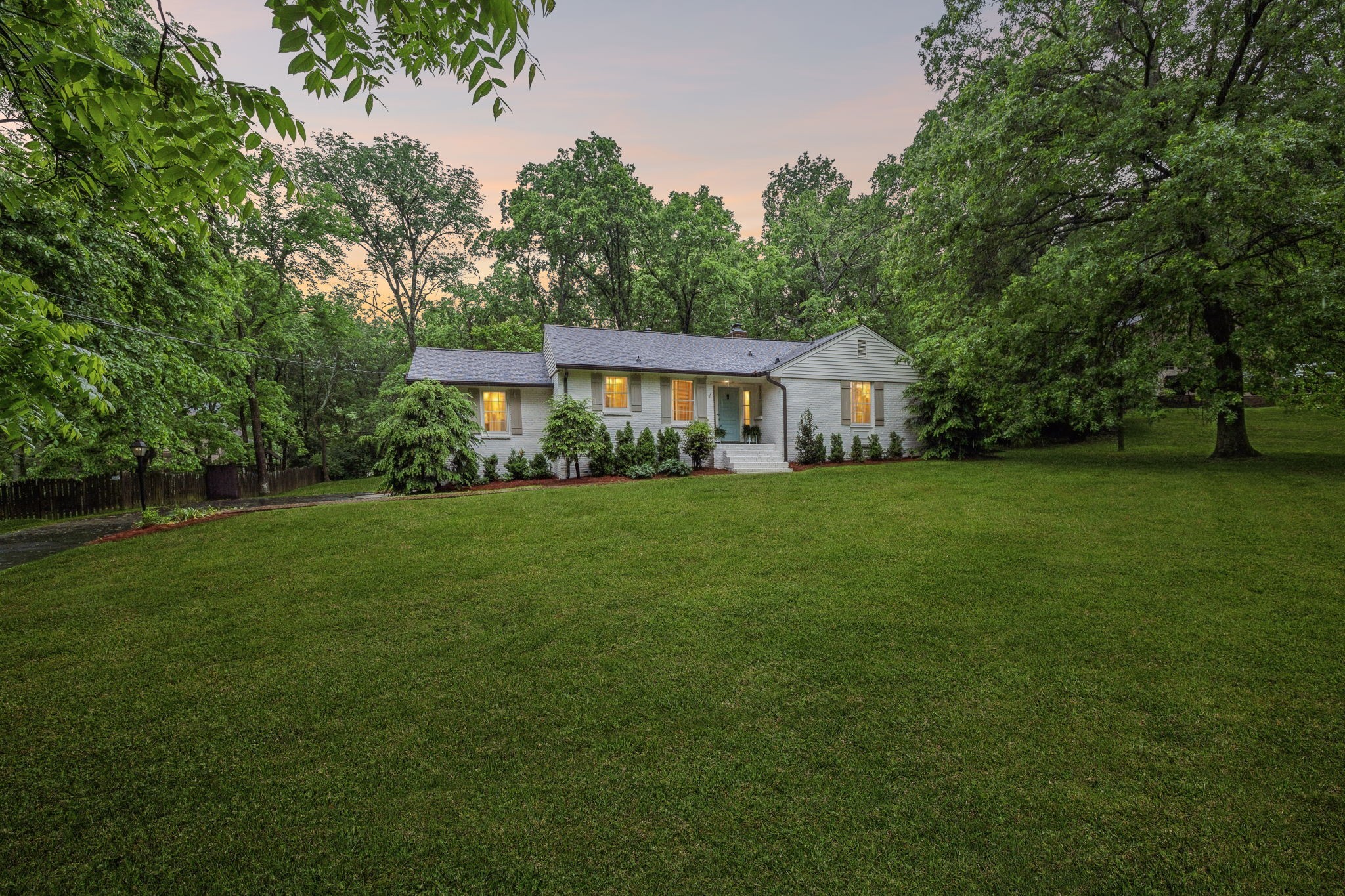 819 Forest Acres Dr