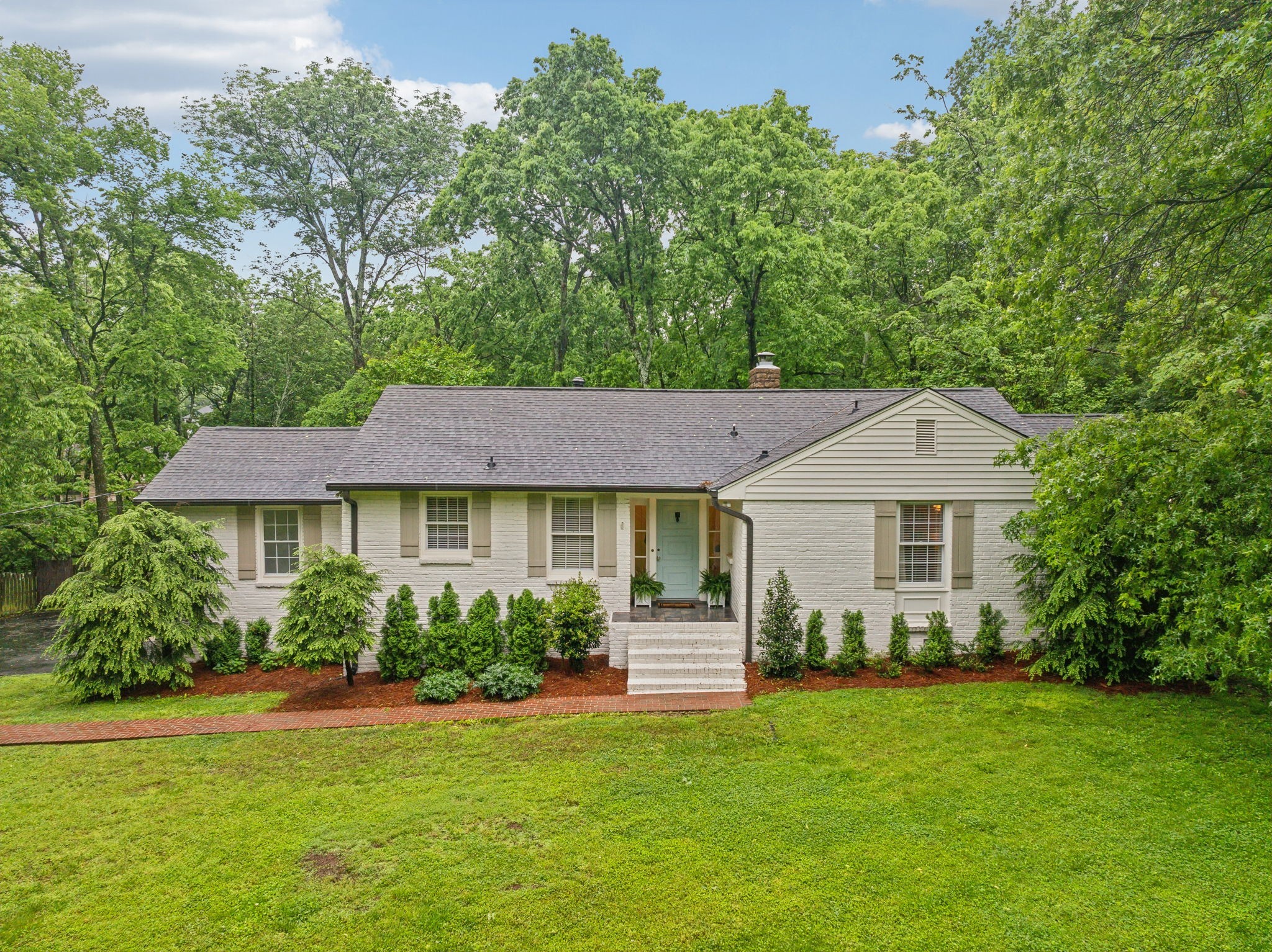 819 Forest Acres Dr